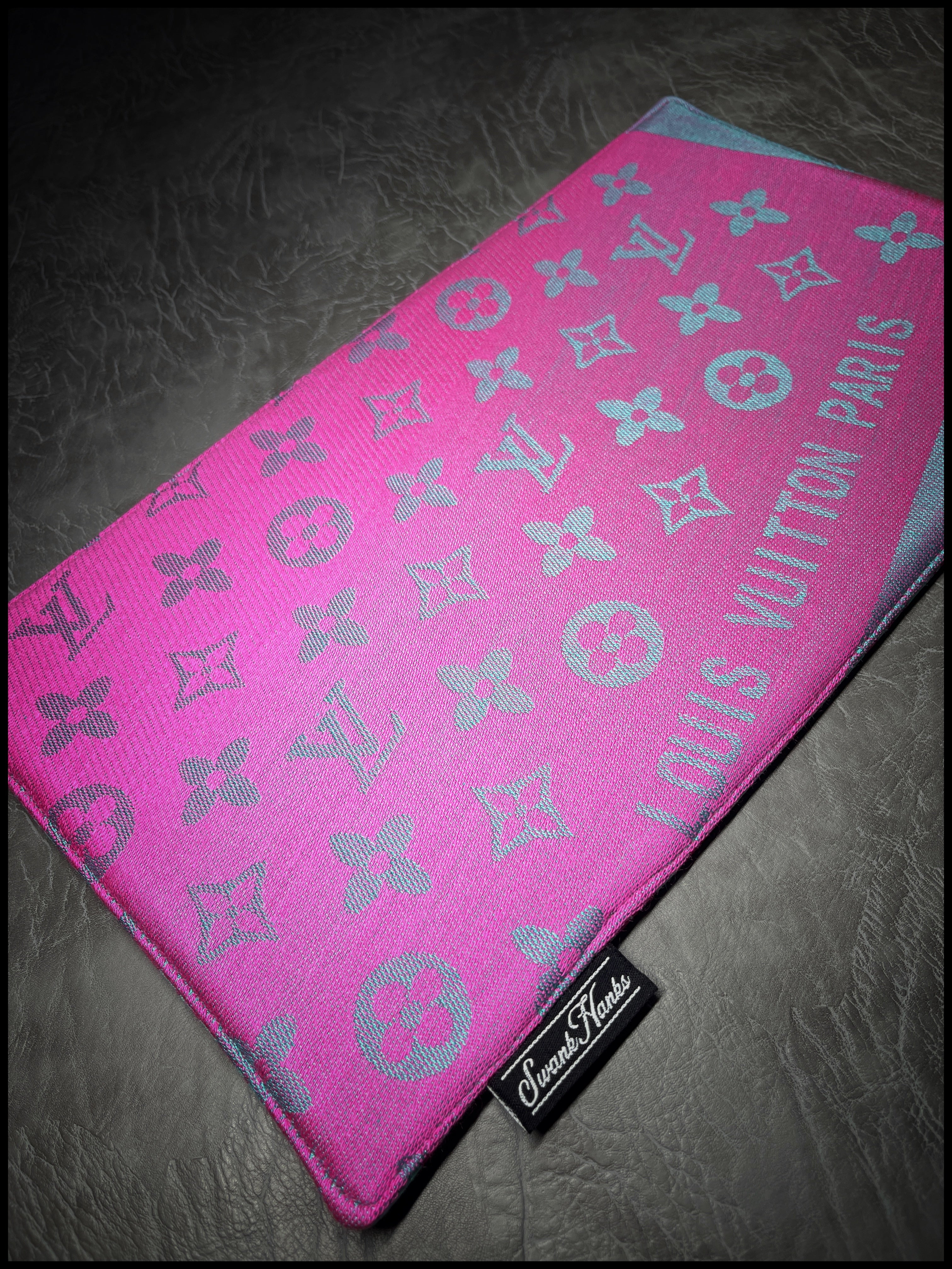 LV EDC Mat (pink/silver)