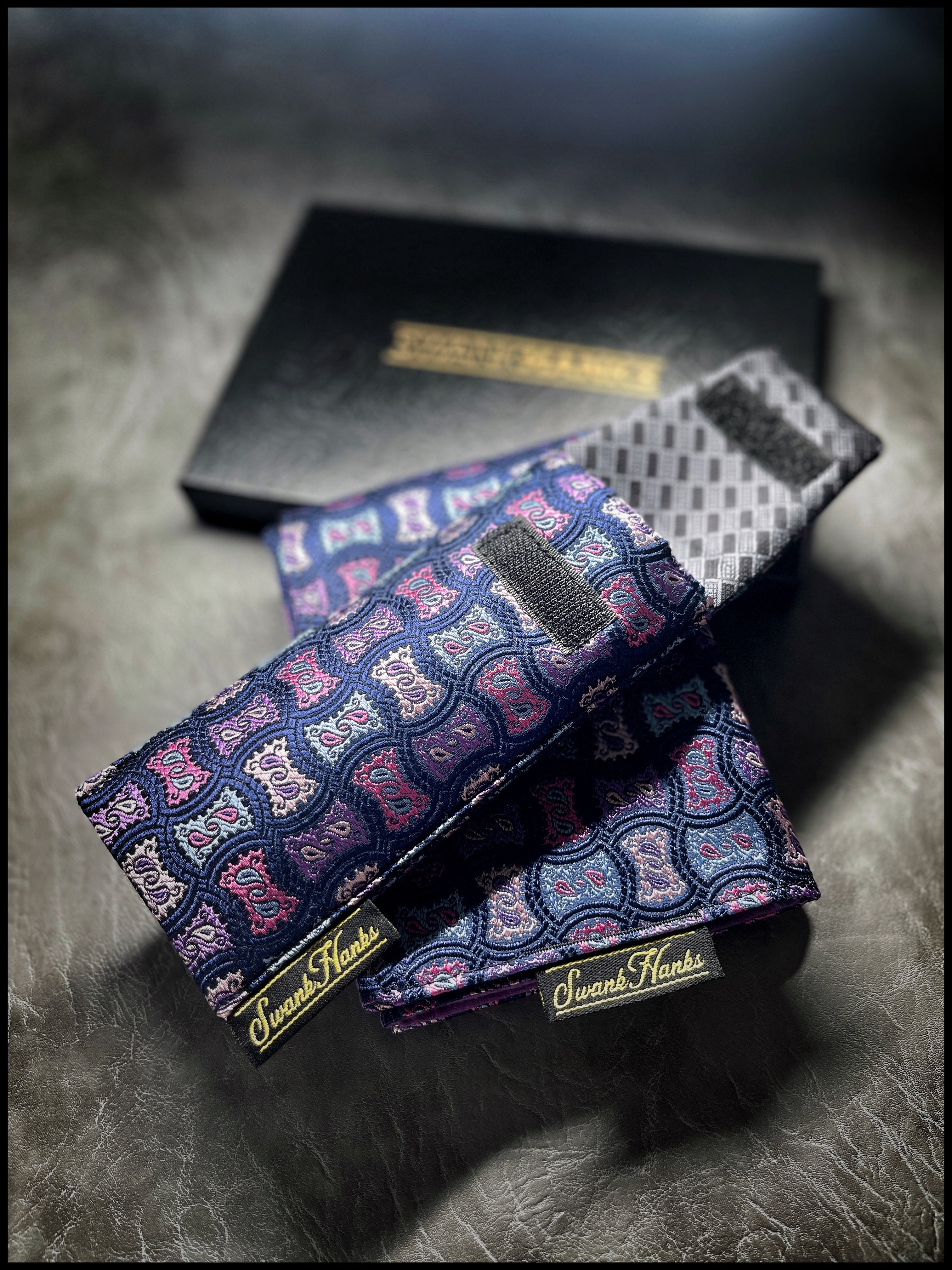 Blurple Jigsaw Silk/ Gunmetal Textured Checkers Silk Single Pouch