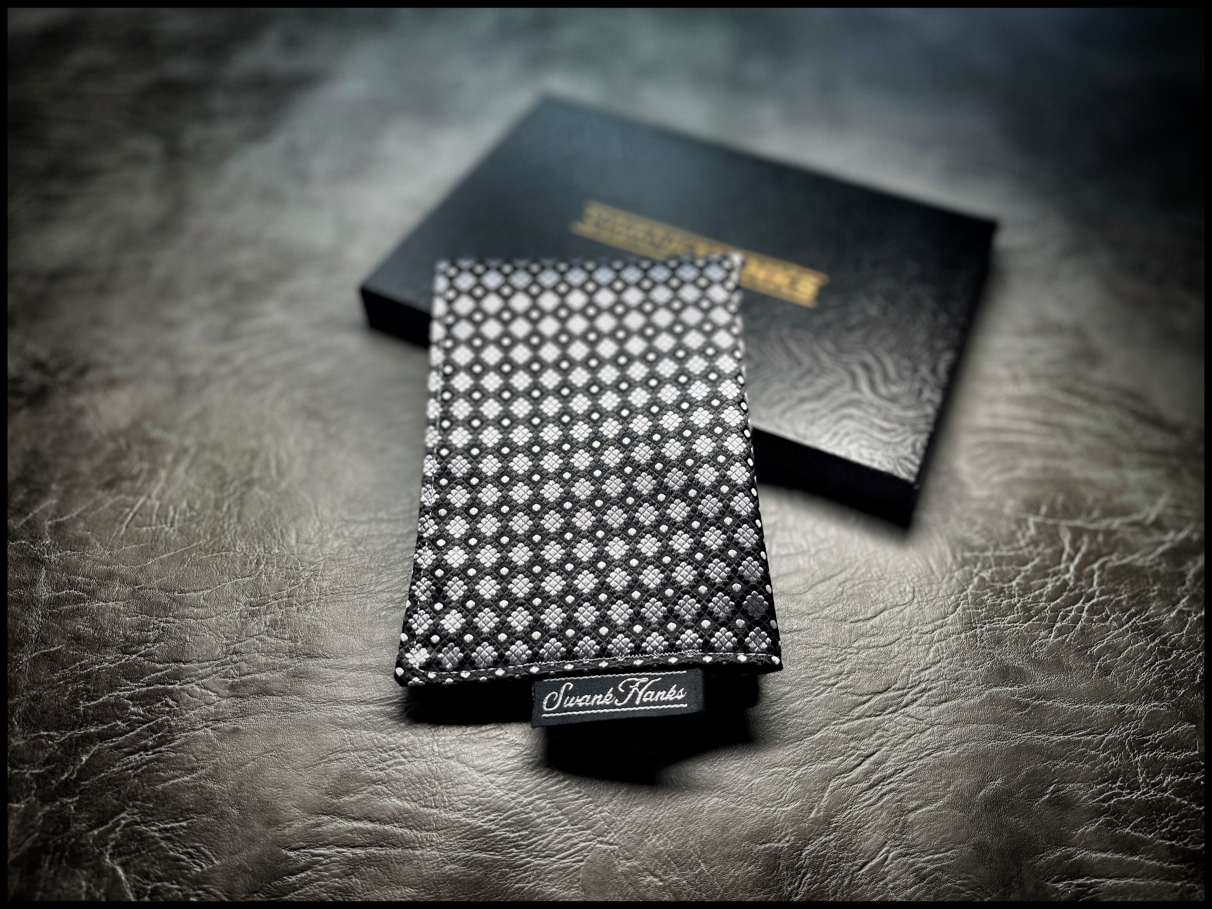 Geo Silver/Black Mini Hanks