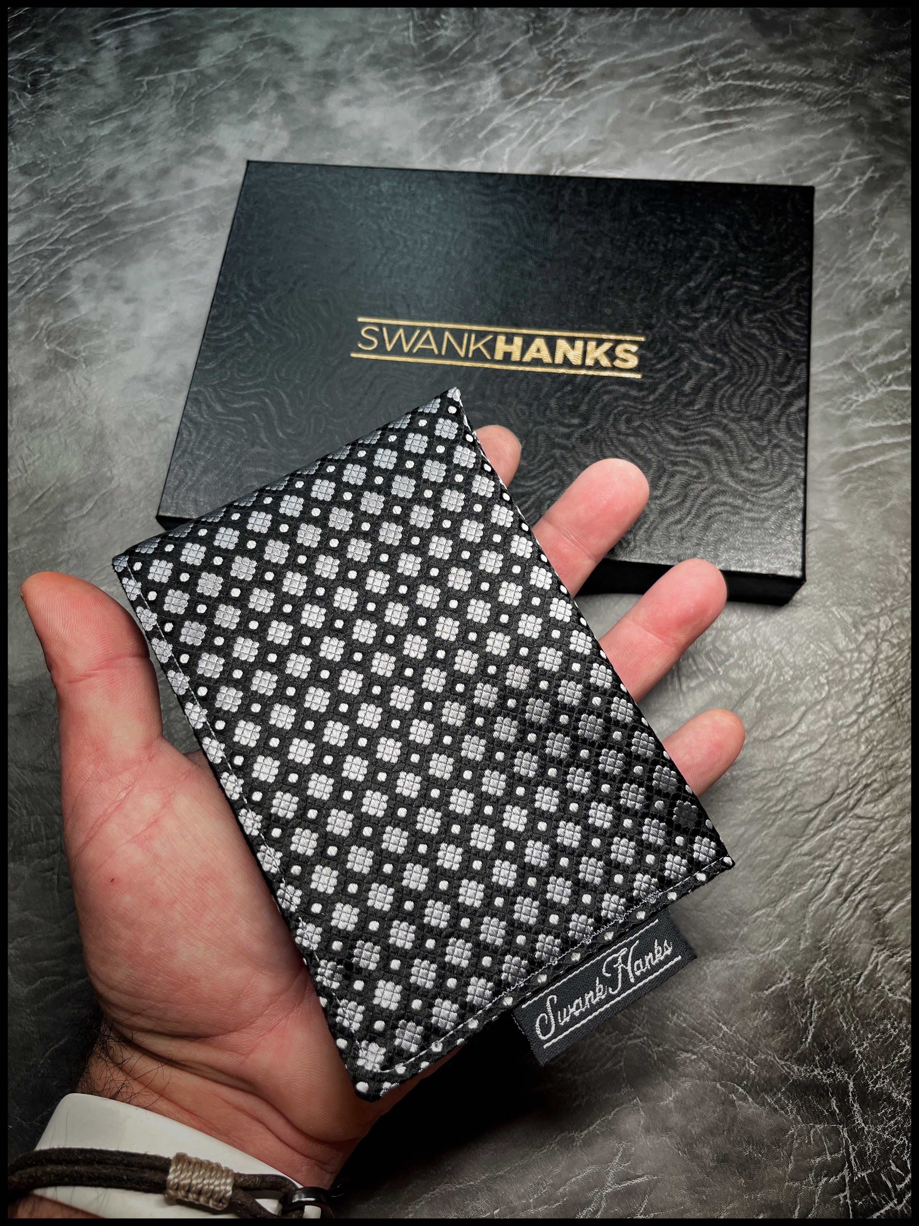 Geo Silver/Black Mini Hanks