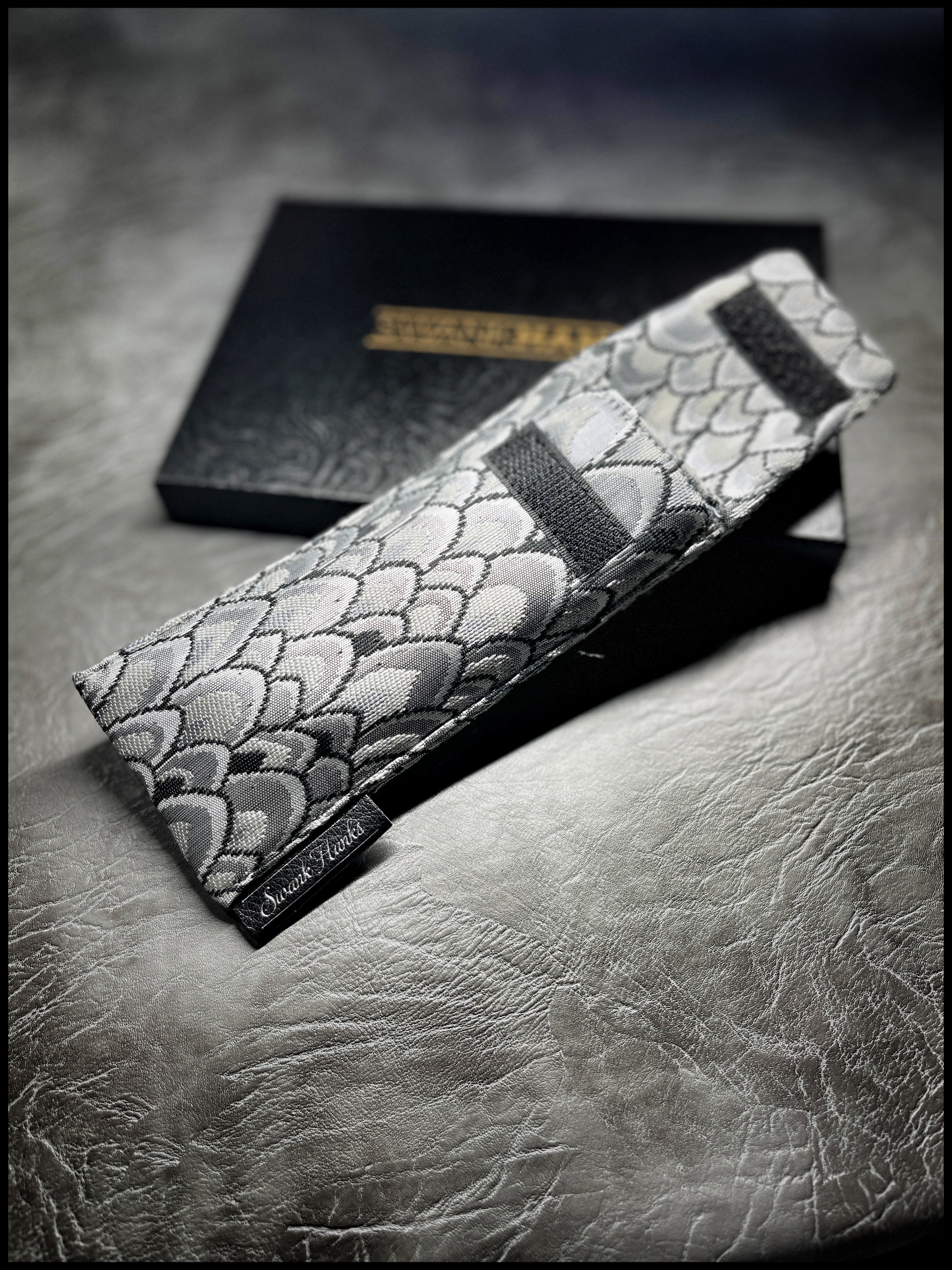 Silver Silk Brocade V1 Single Pouch