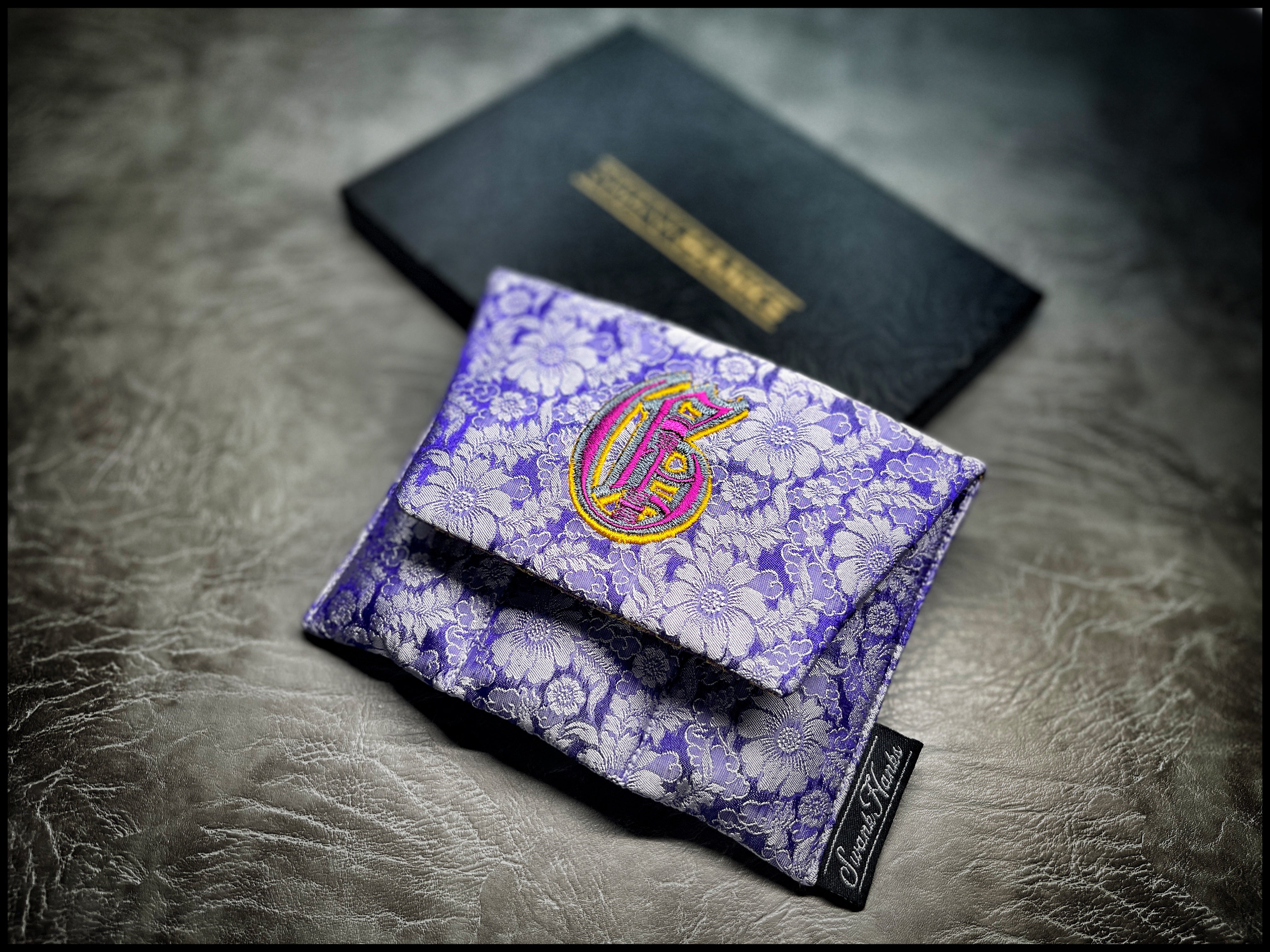 1-OFF Griffin Triple-Slot Pouch