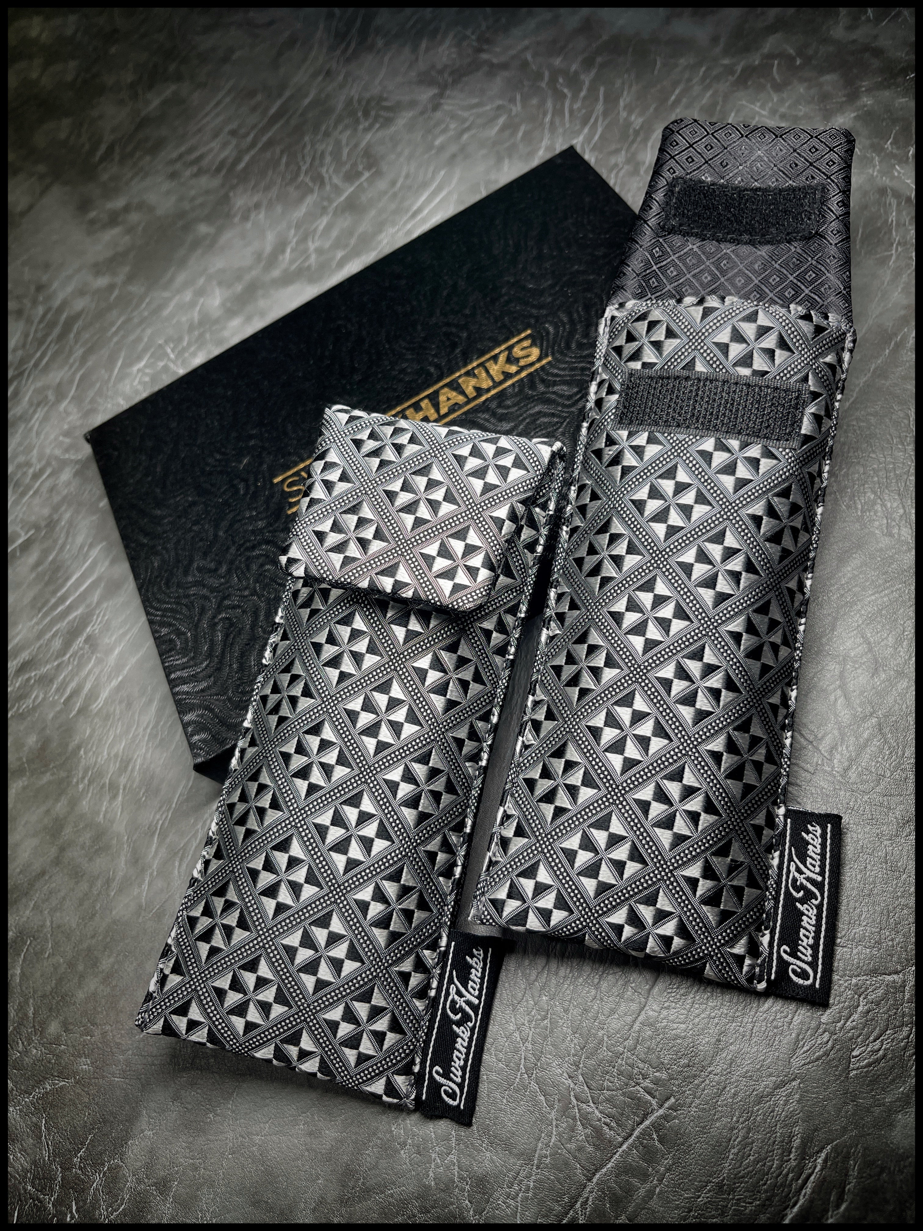 Checkered Silver/Black A1 Silk Single Pouch