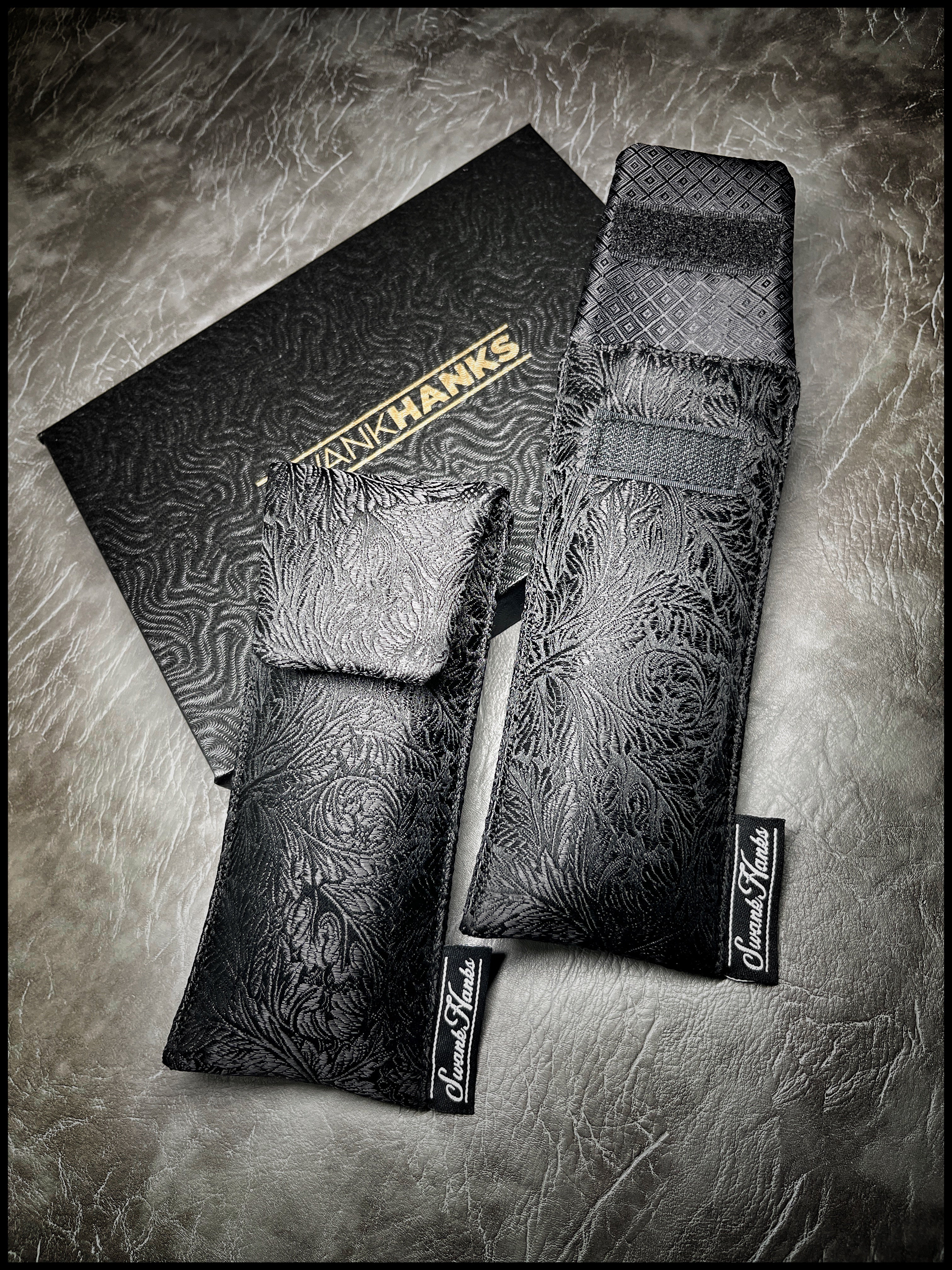 Black Leaf/ Checkered Silk Single Pouch