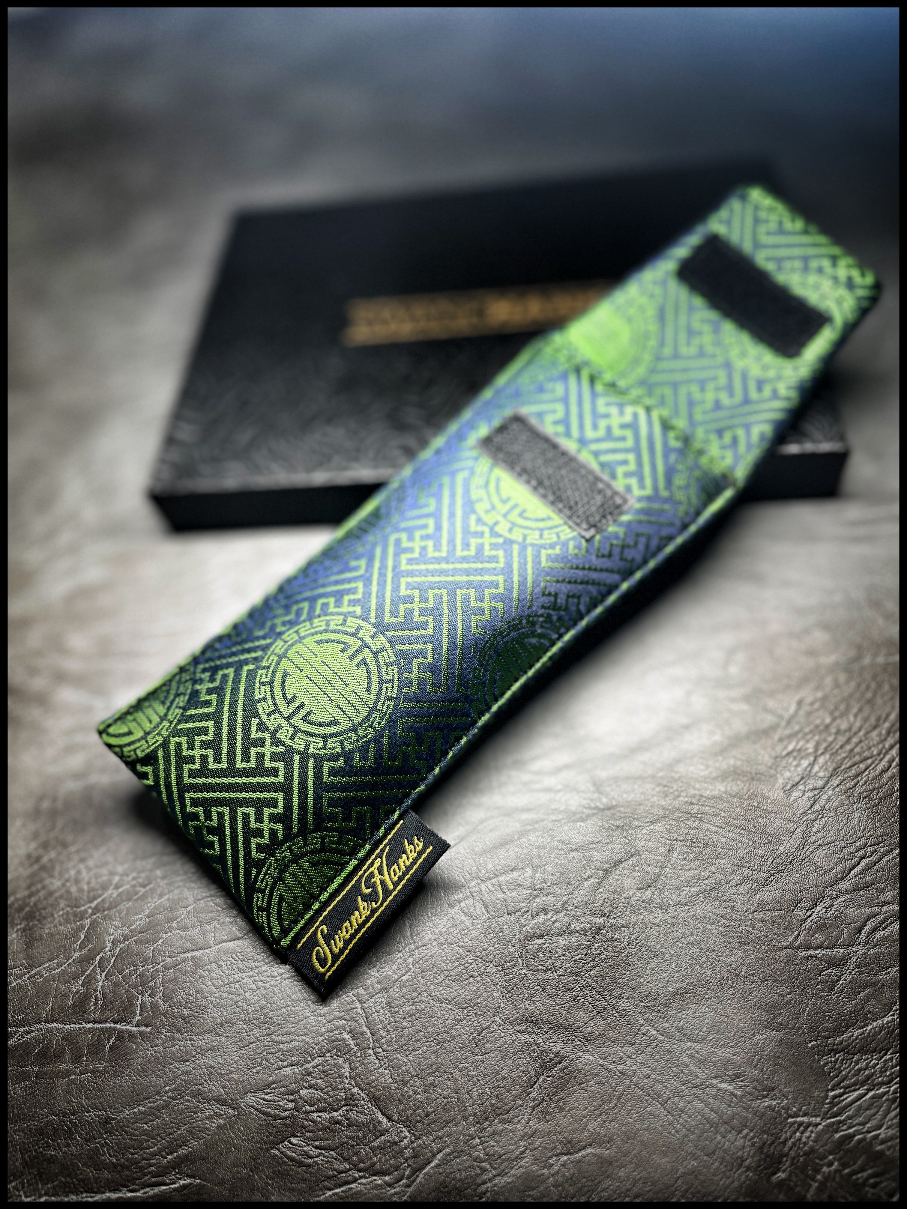 Green/Blue SayagatacColor Shifting Mulberry Silk Single Pouch