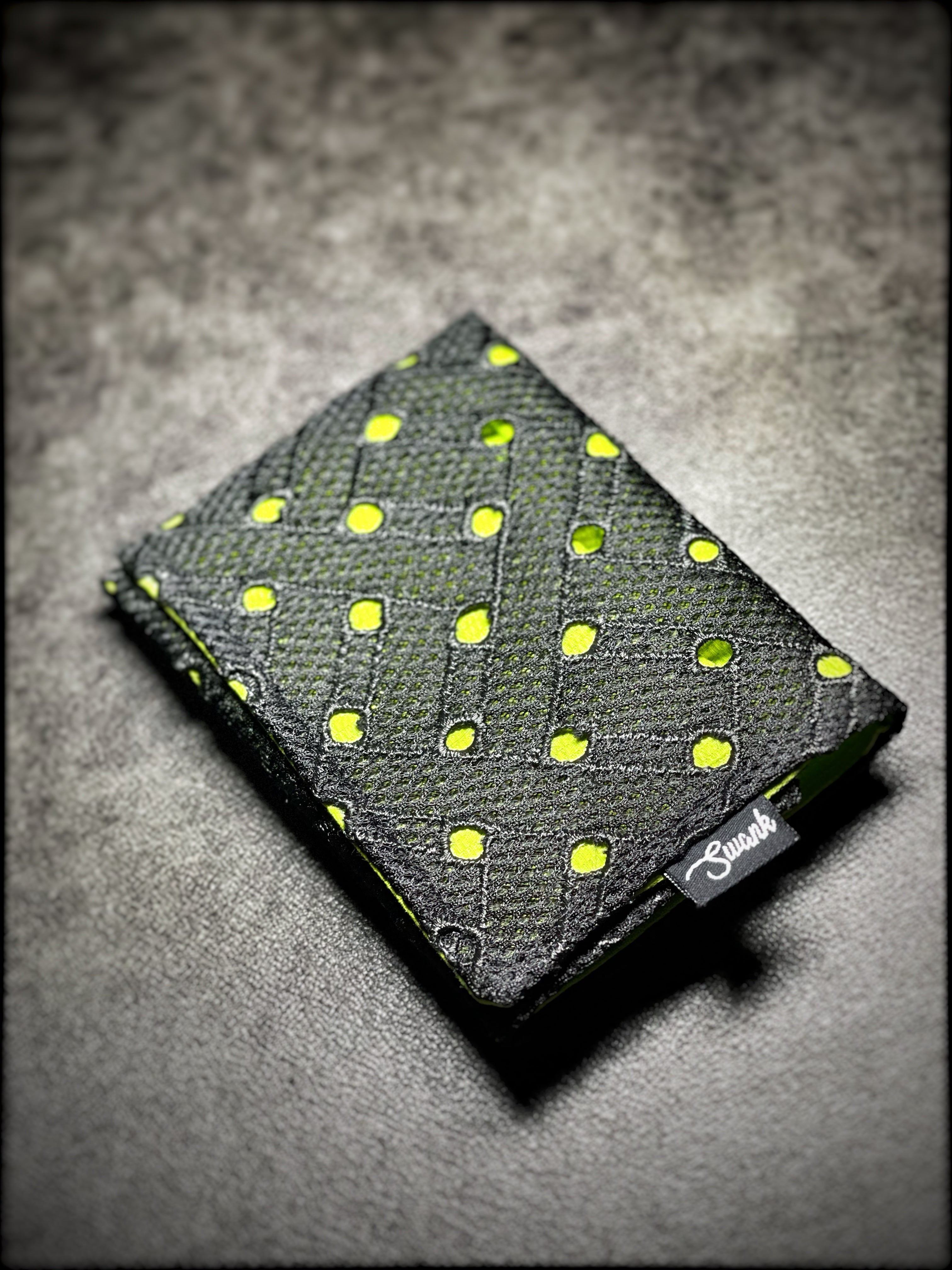 Bullet Hole (neon yellow)