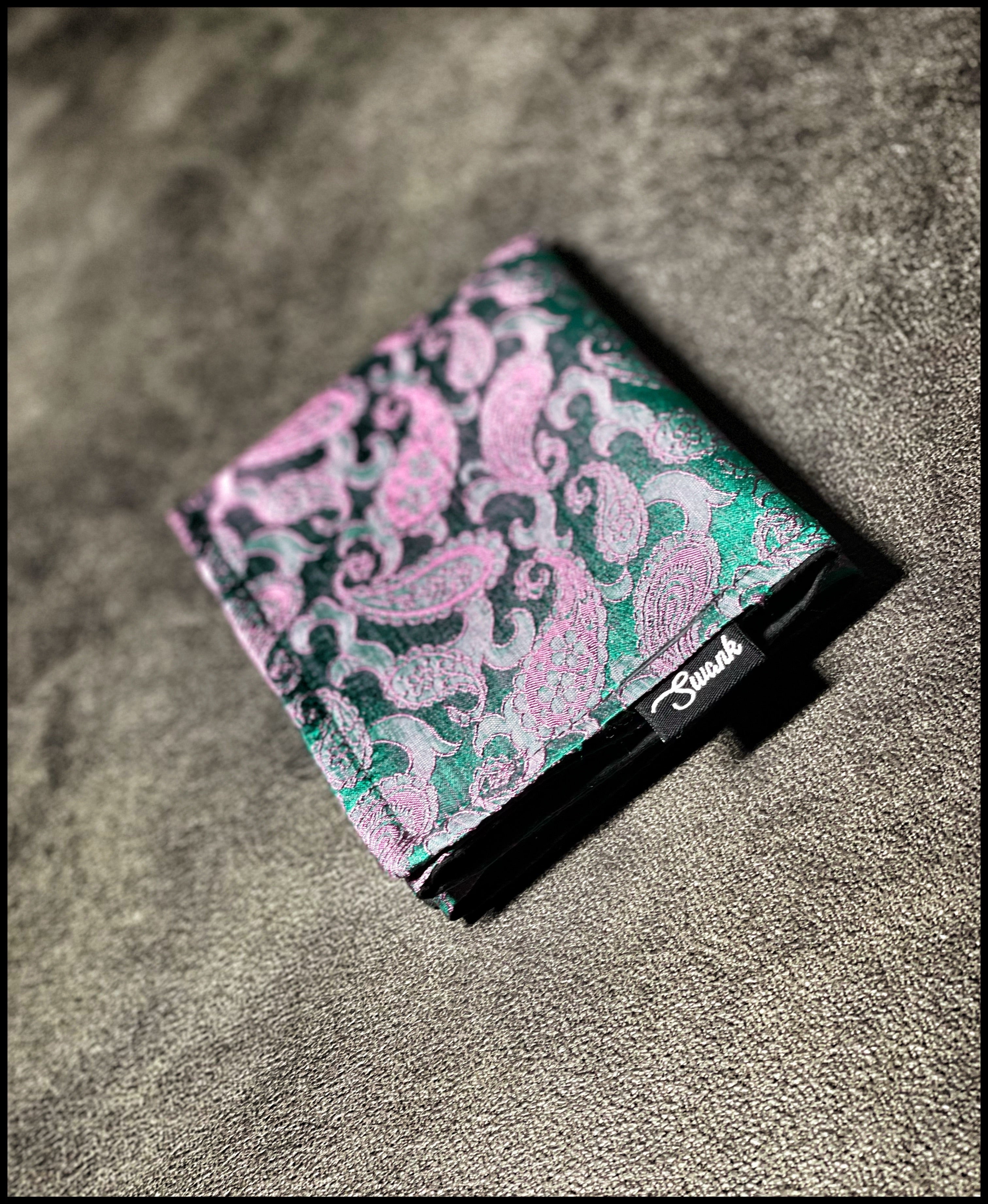 - Silk paisley color shifter