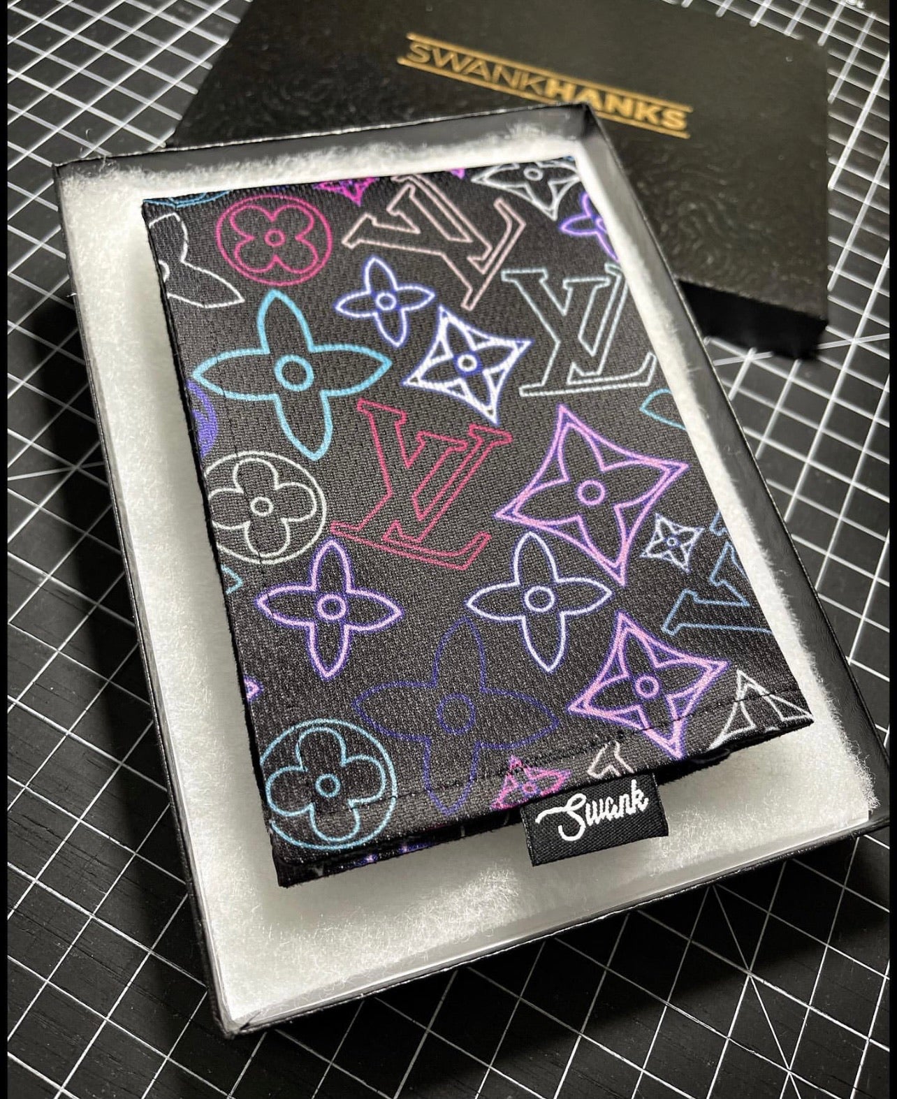 Neon Berry LV