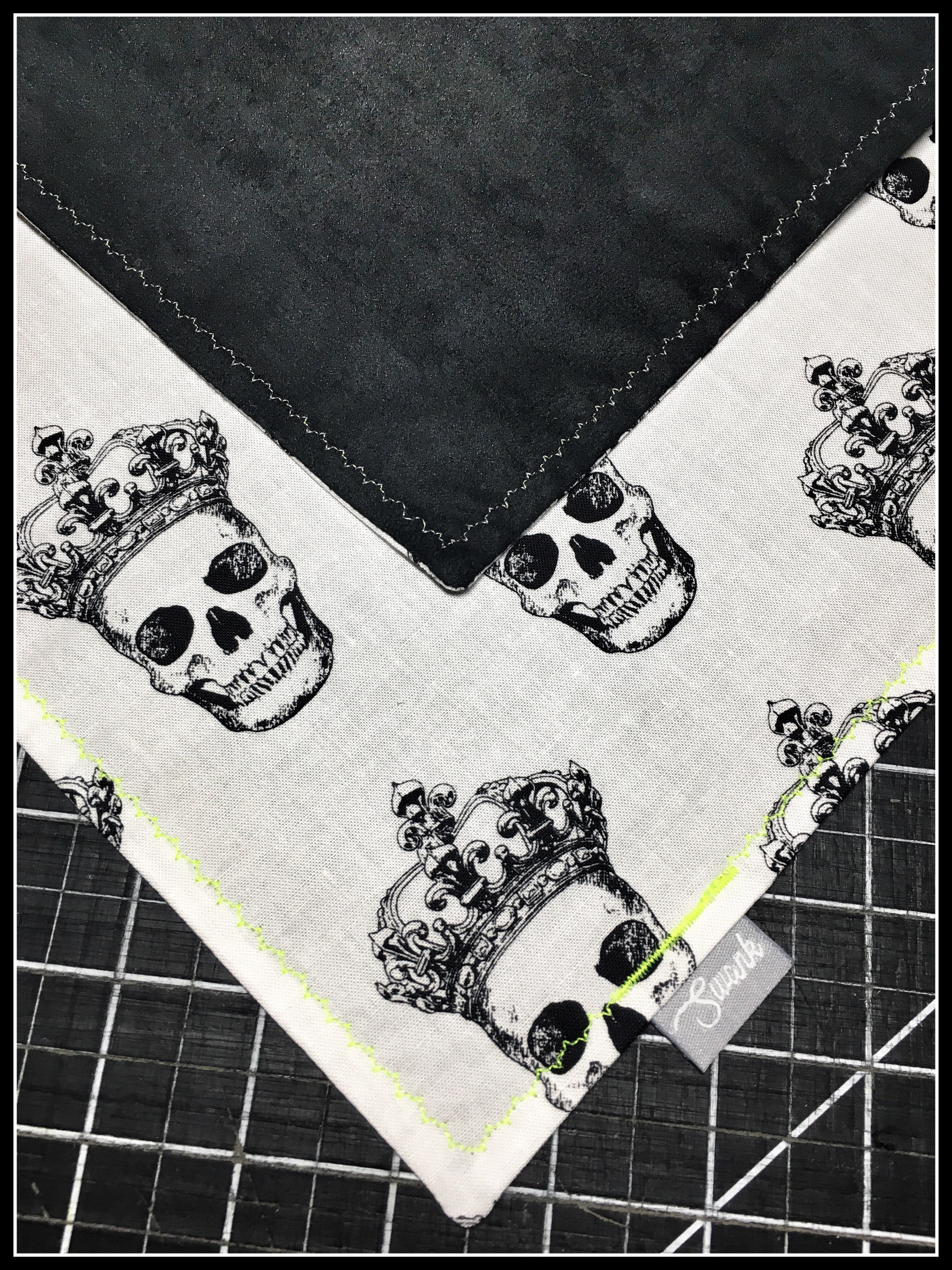 Skull King (neon stitch)