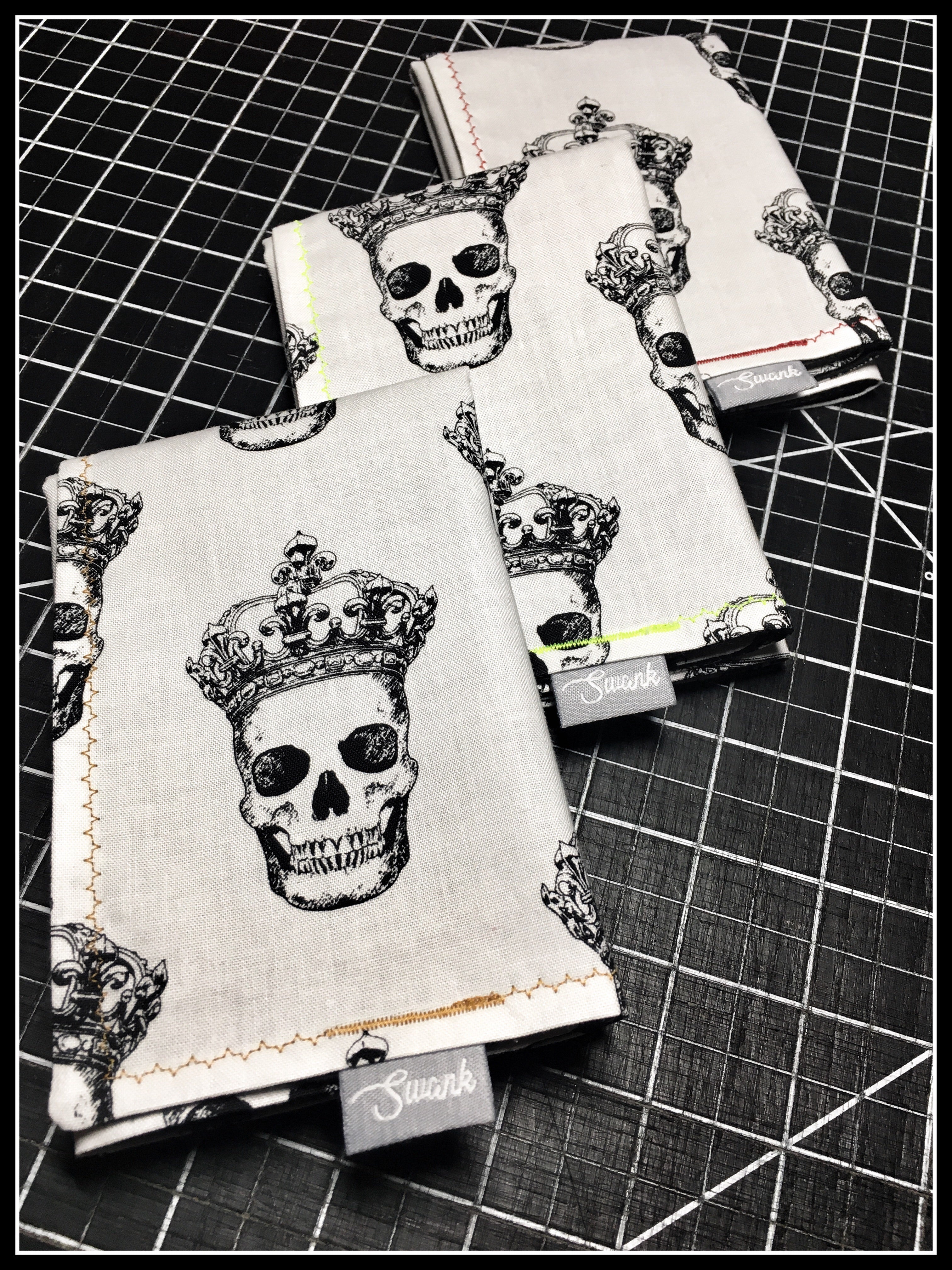 Skull King (neon stitch)