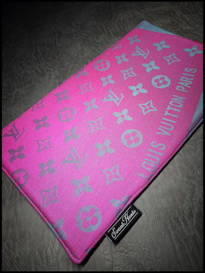 LV EDC Mat (pink/silver)