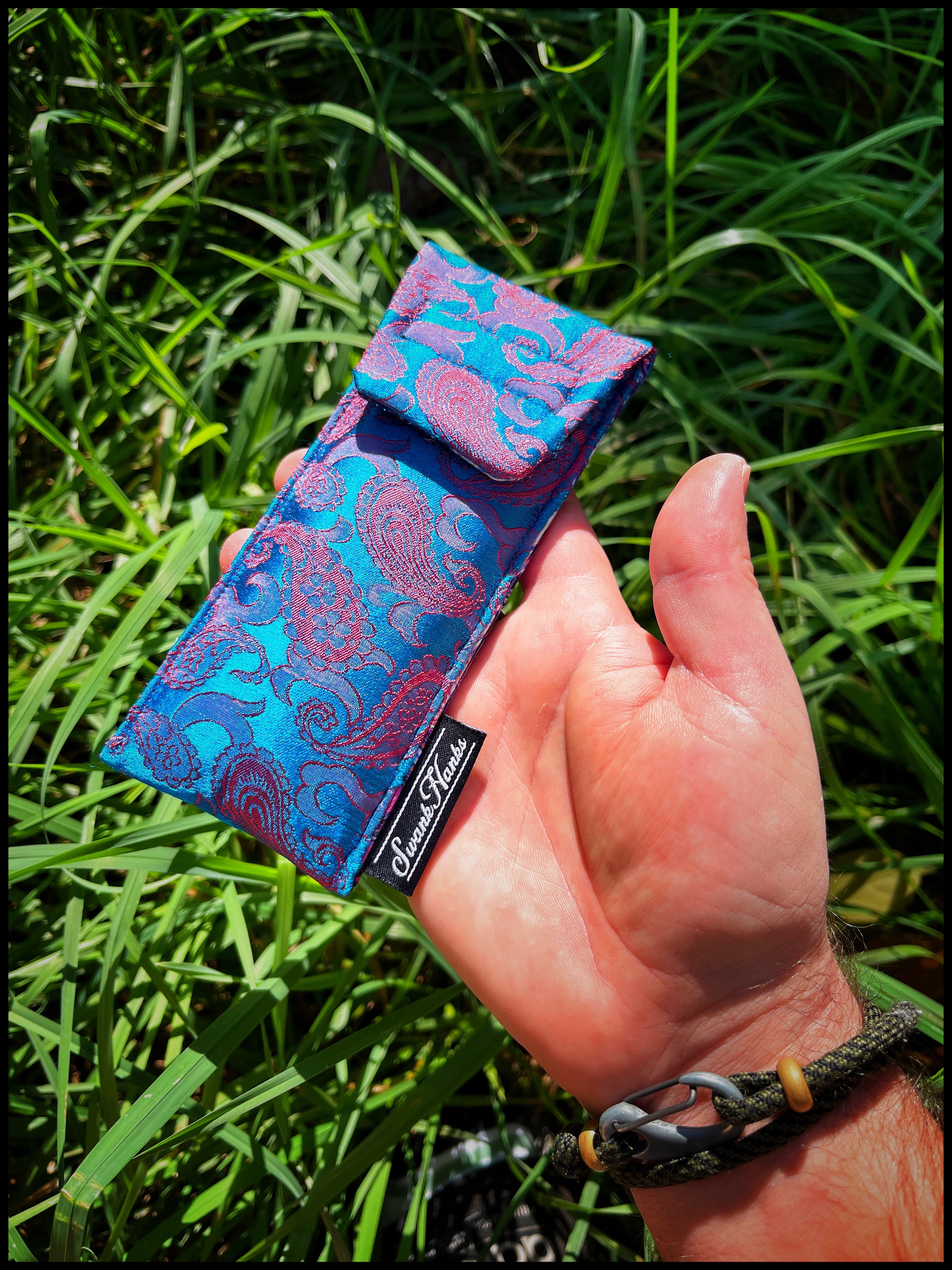 1-OFF silk paisley color shifter pouch