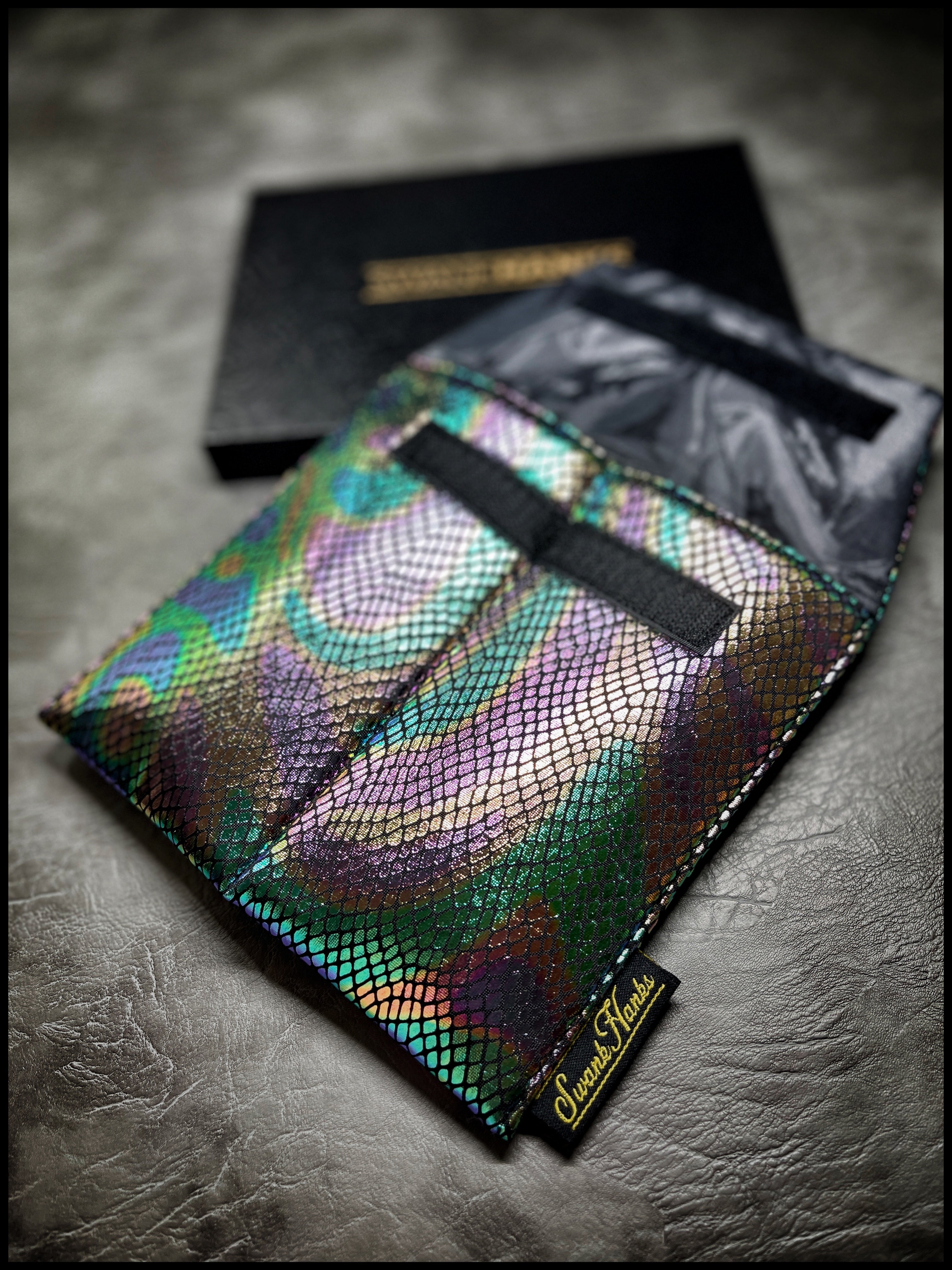 ONE-OFF UV DragonScale Double Slot