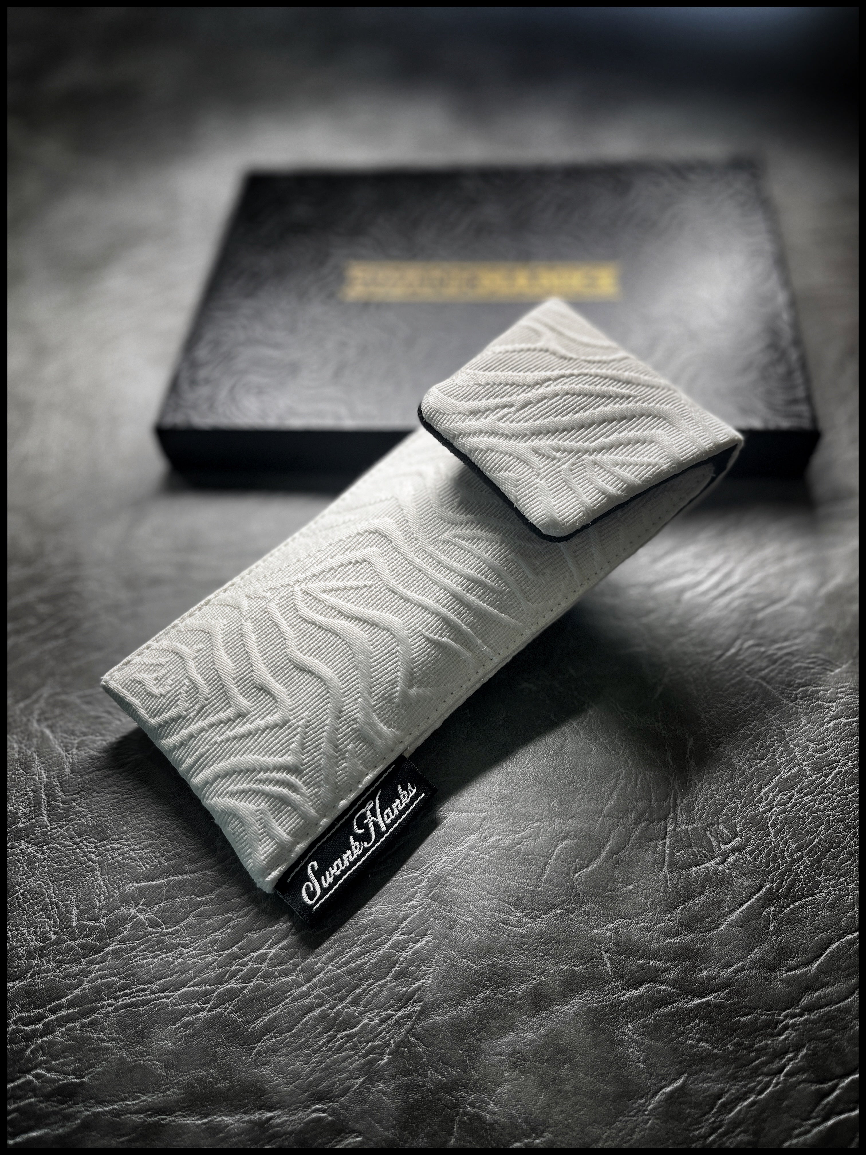 Textured White Topo Single Slot Pouch