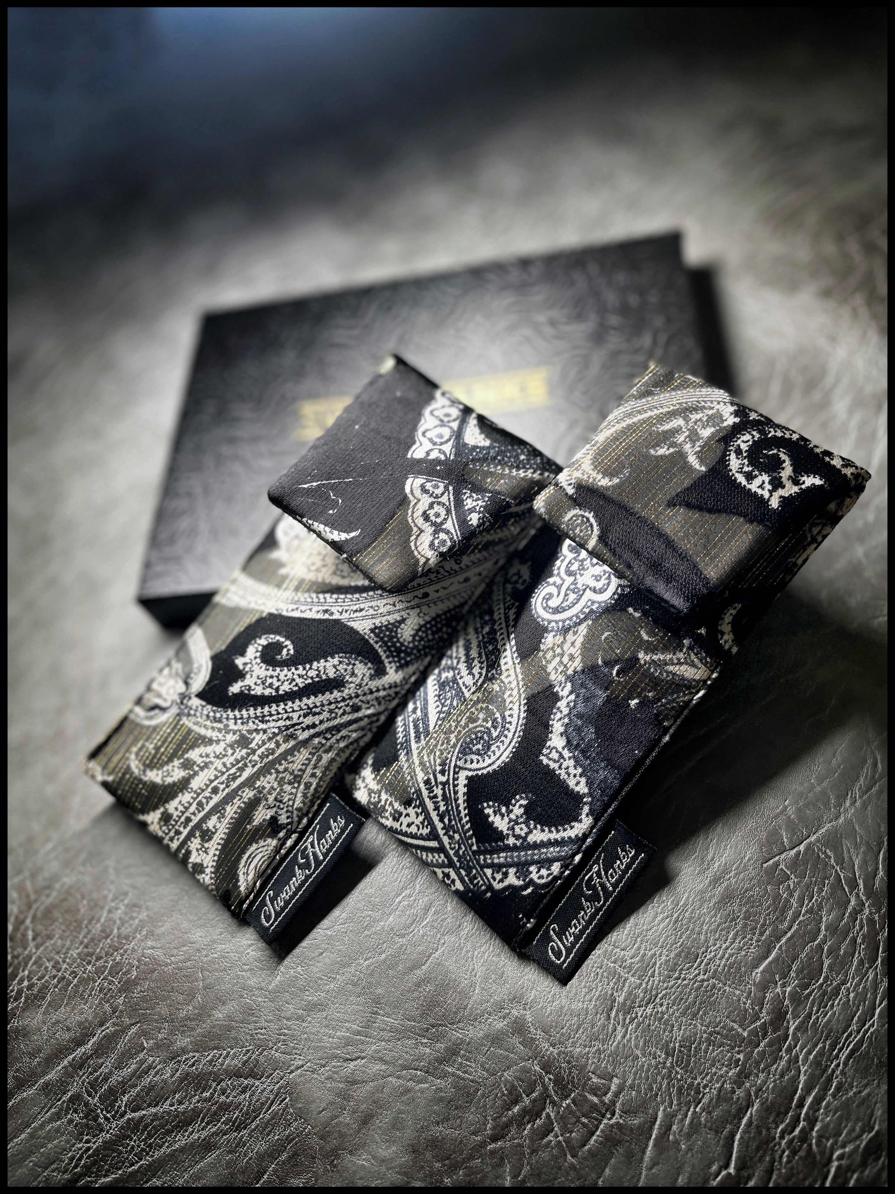 Golden Silk Chiffon Paisley Single Pouch