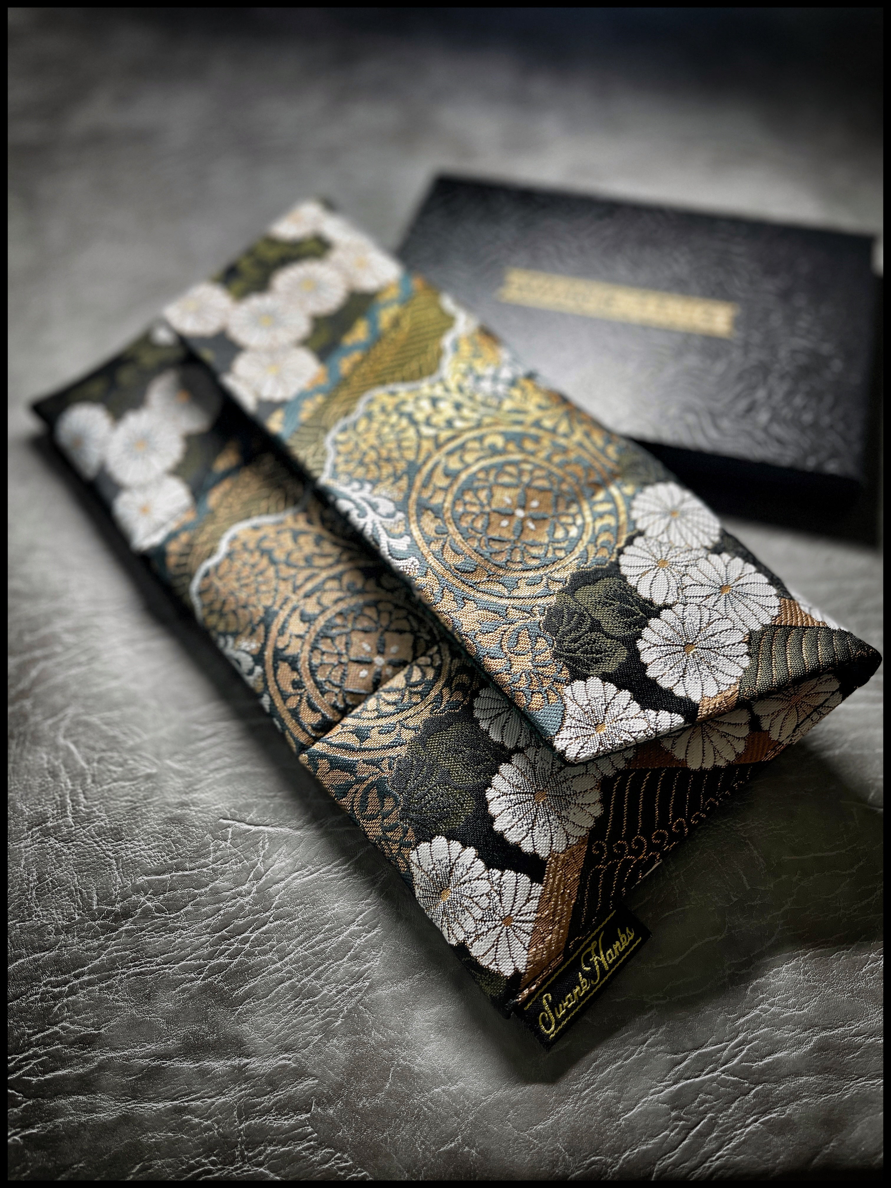 Chrysanthemum Silk Brocade Triple Slot 1-OFF