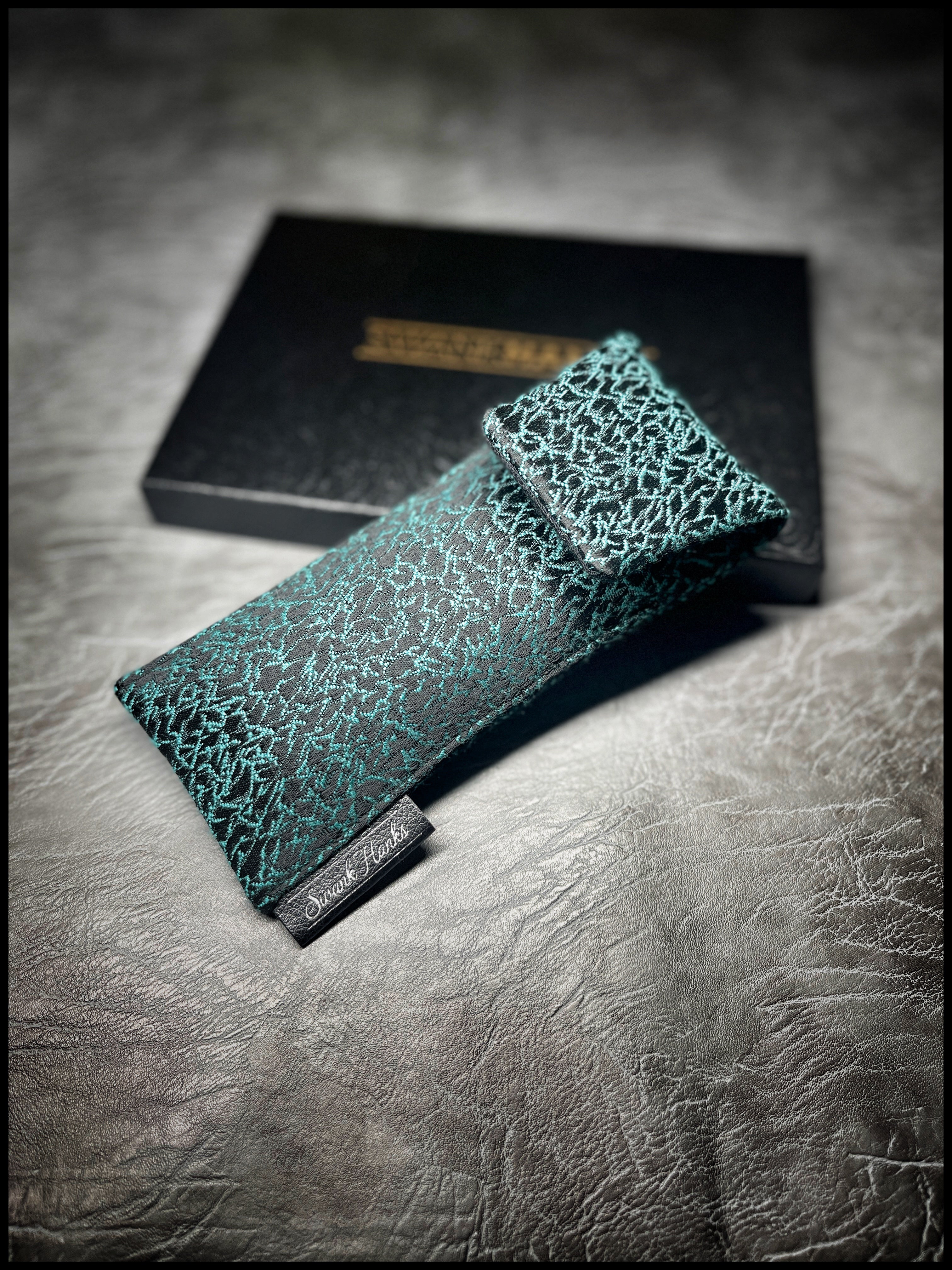 Green Lightning Strike Single Pouch