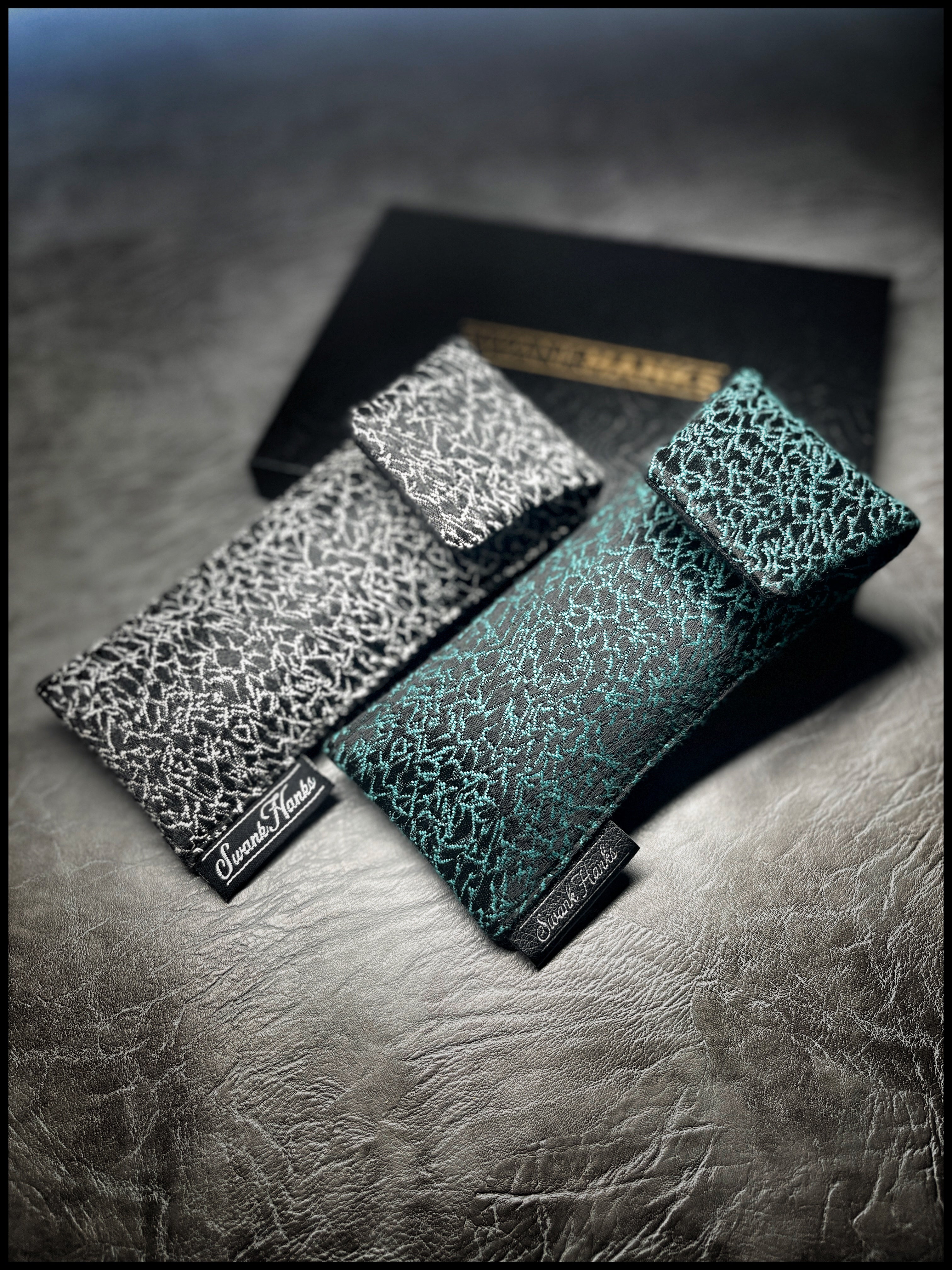 Green Lightning Strike Single Pouch