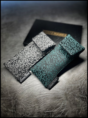 B&W Lightning Strike Silk Single Pouch