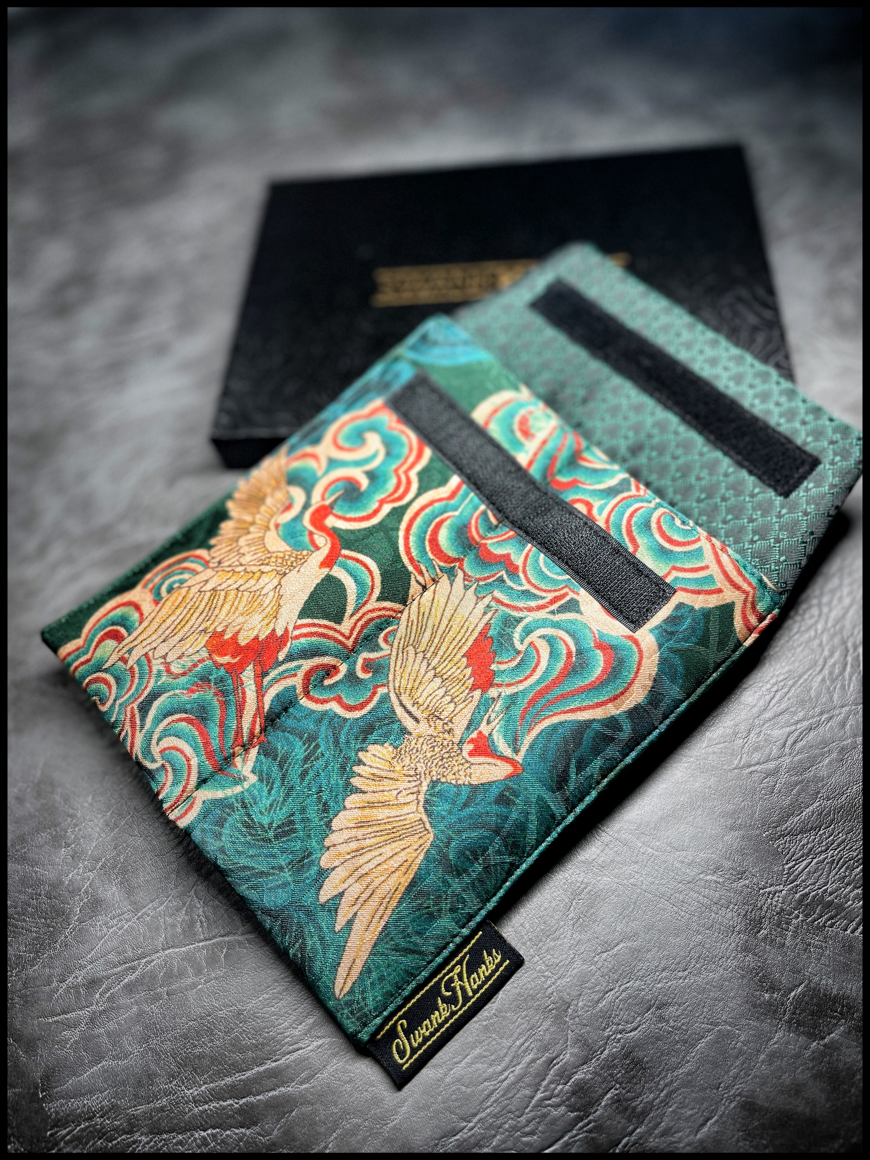 1-OFF Green Dragon Crane/ Emerald Silk Double-Slot Pouch