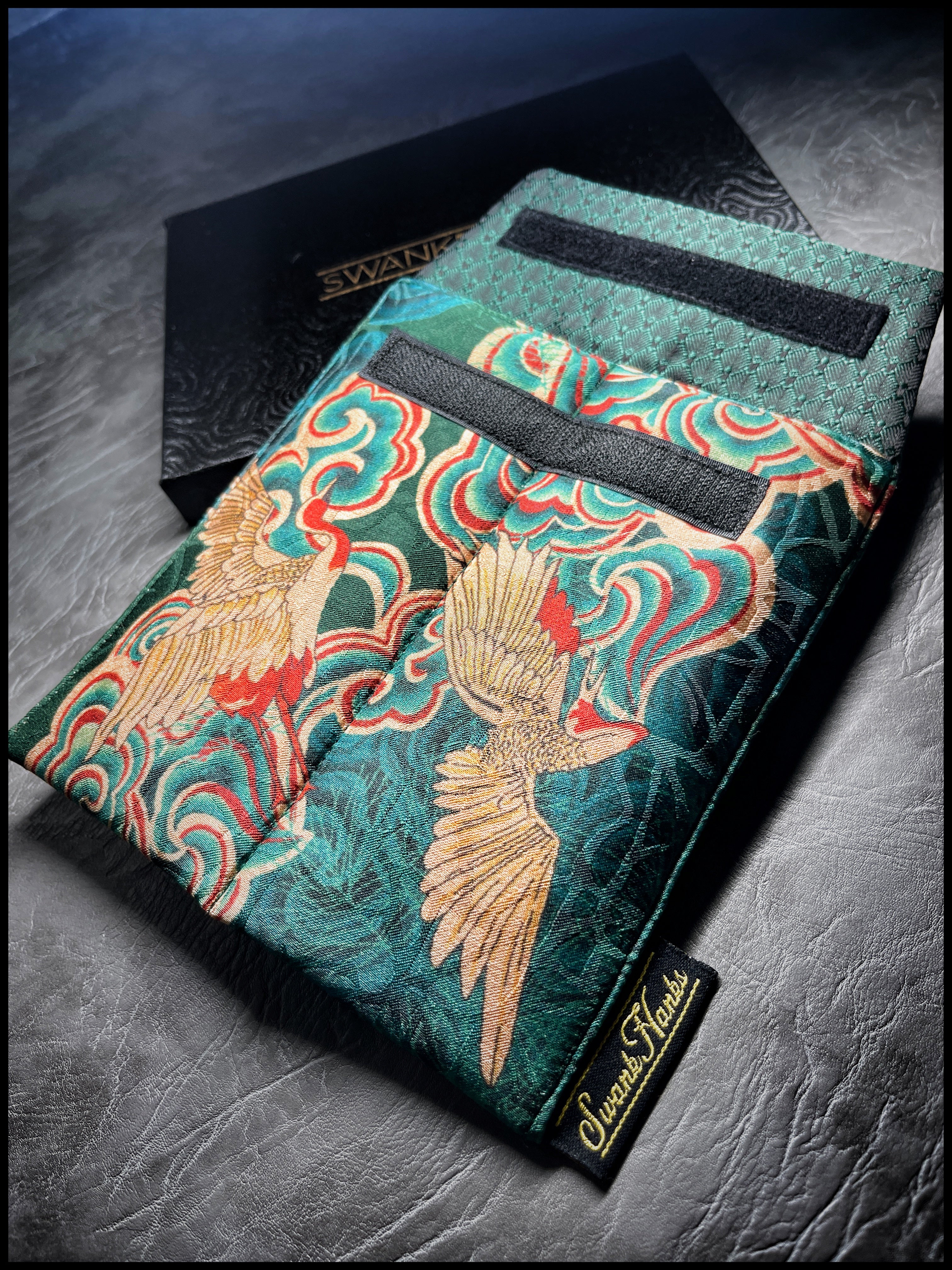 1-OFF Green Dragon Crane/ Emerald Silk Double-Slot Pouch