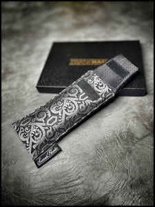 Cheval Silver/ Checkered Silk Single Pouch