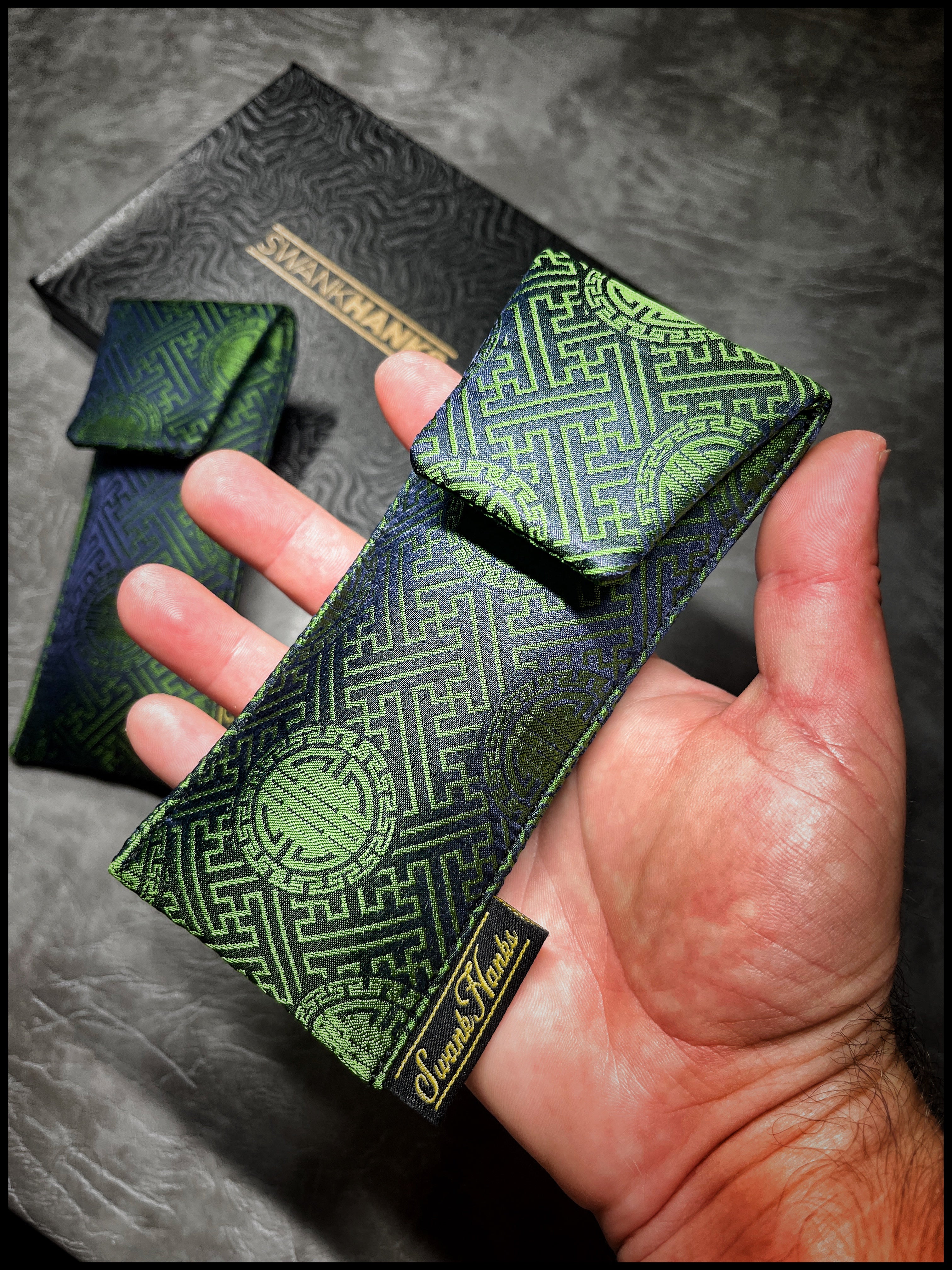 Green/Blue SayagatacColor Shifting Mulberry Silk Single Pouch