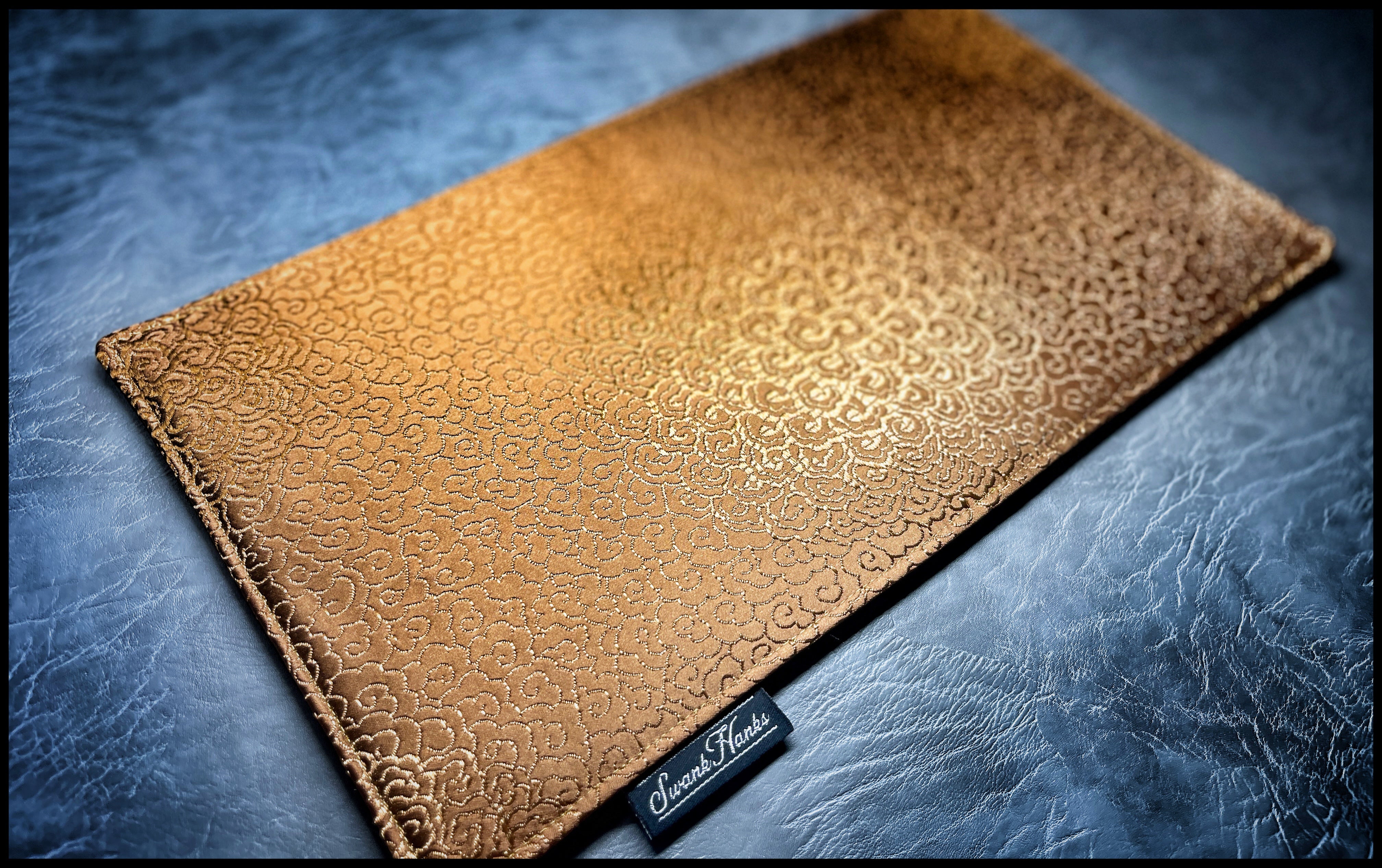Satin Copper Cloud Silk Display Mat