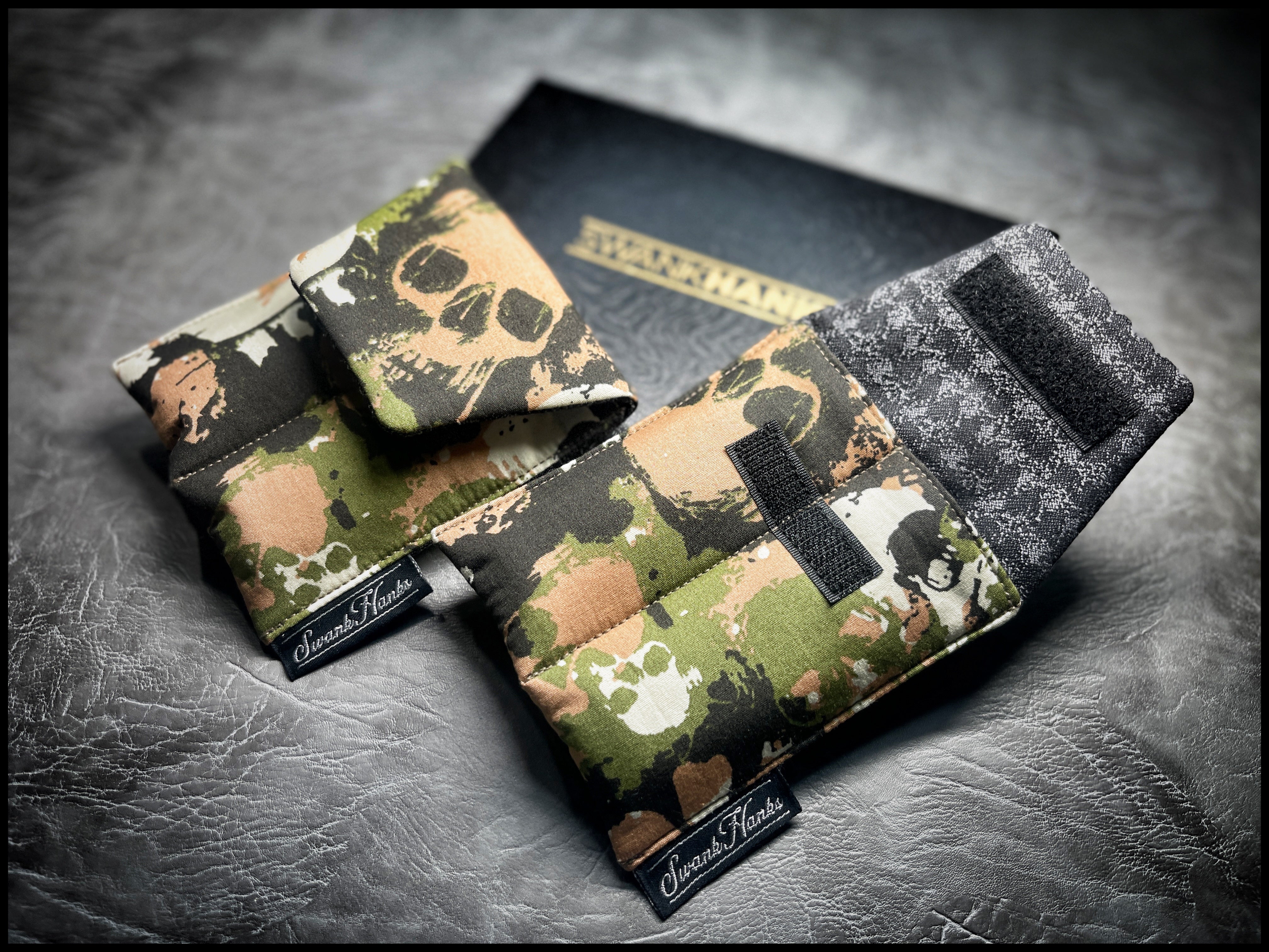 COD Skulls Mini Double-Slot Pouch