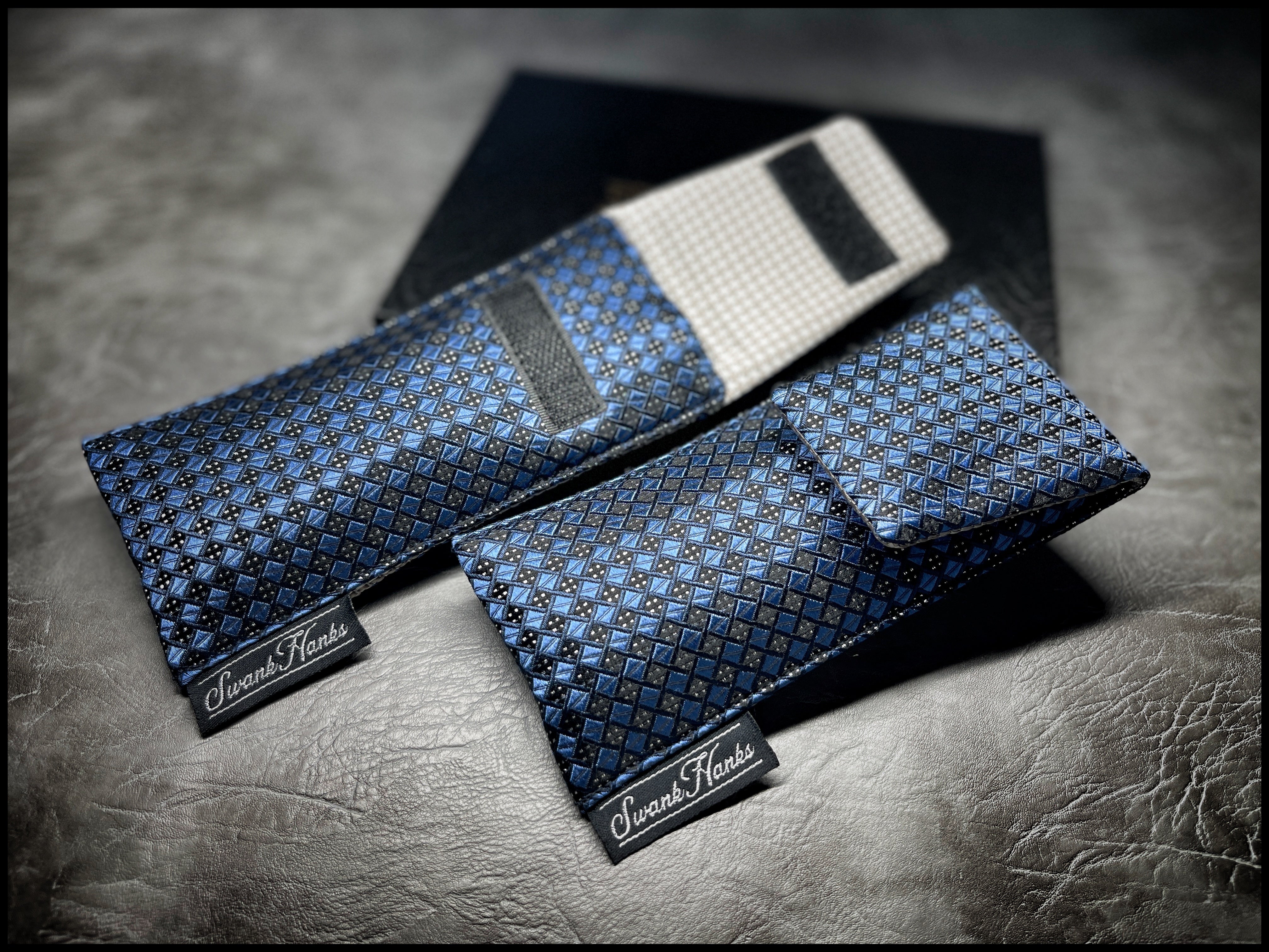 Navy Diamond Silk V2/ Khaki Silk Single Pouch