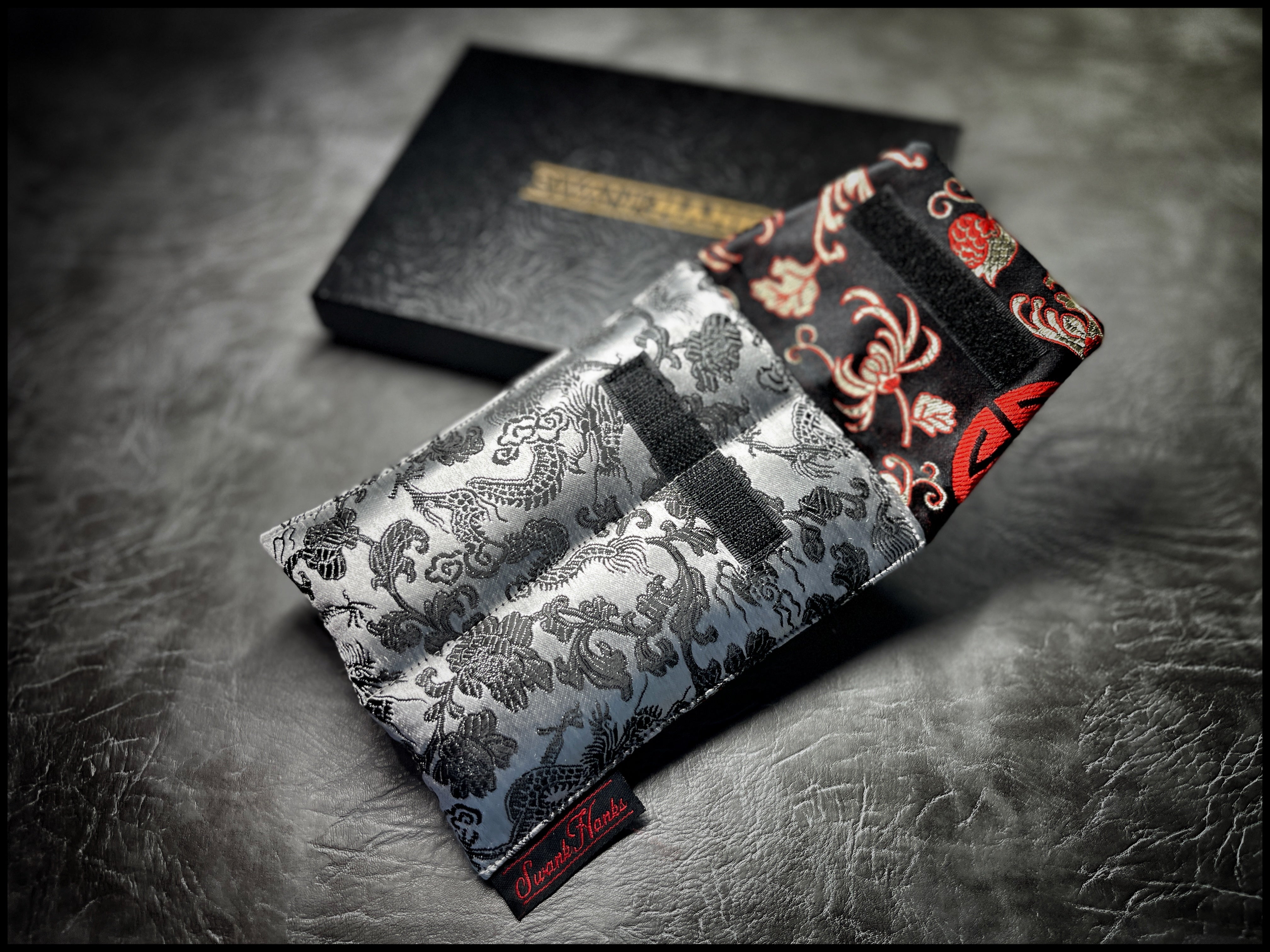 1-OFF Satin Silver Japanese Dragon Silk / Blurple Skull Interior Double-Slot Pouch