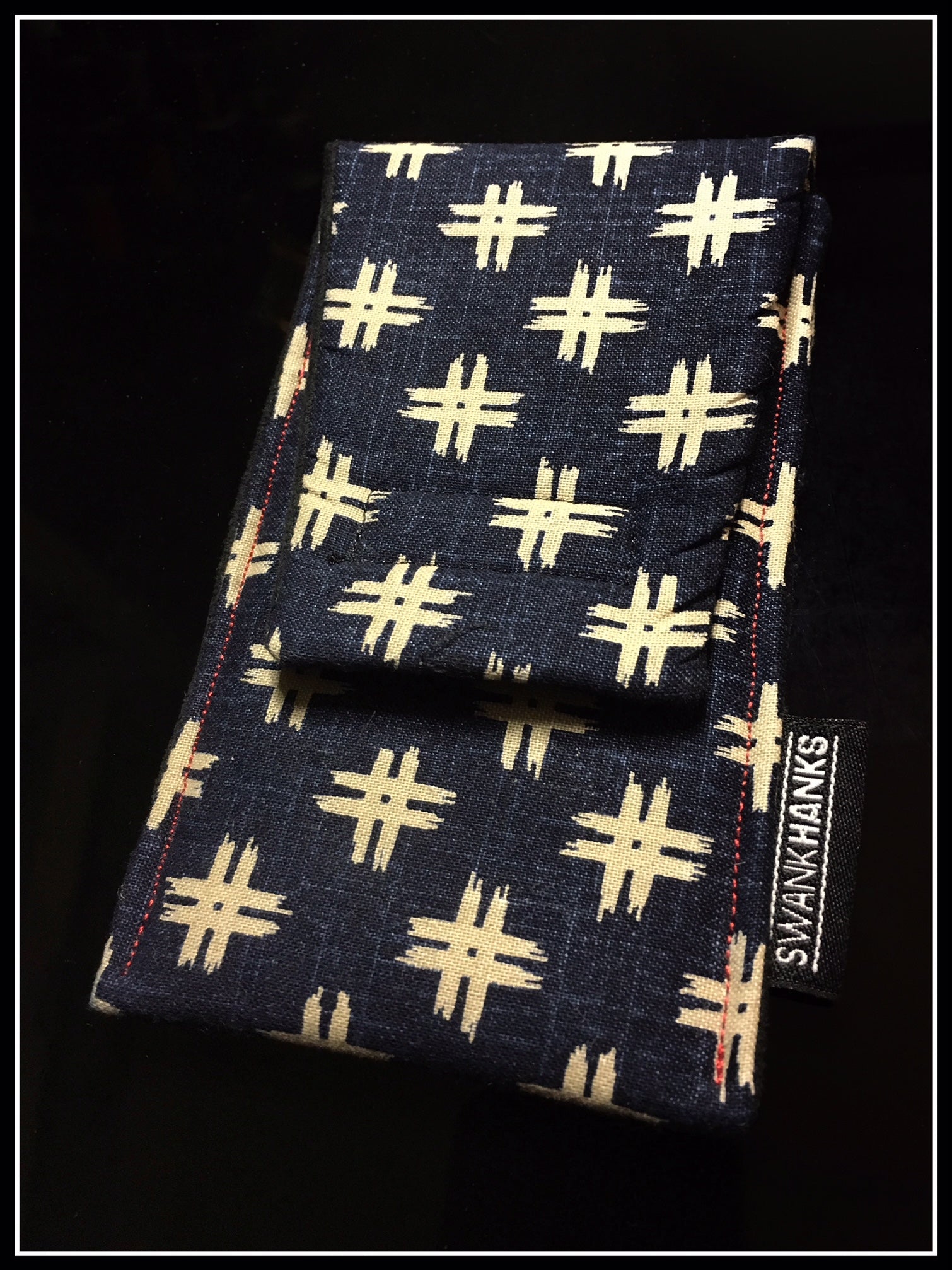 Beige/ Navy Checkers single pouch