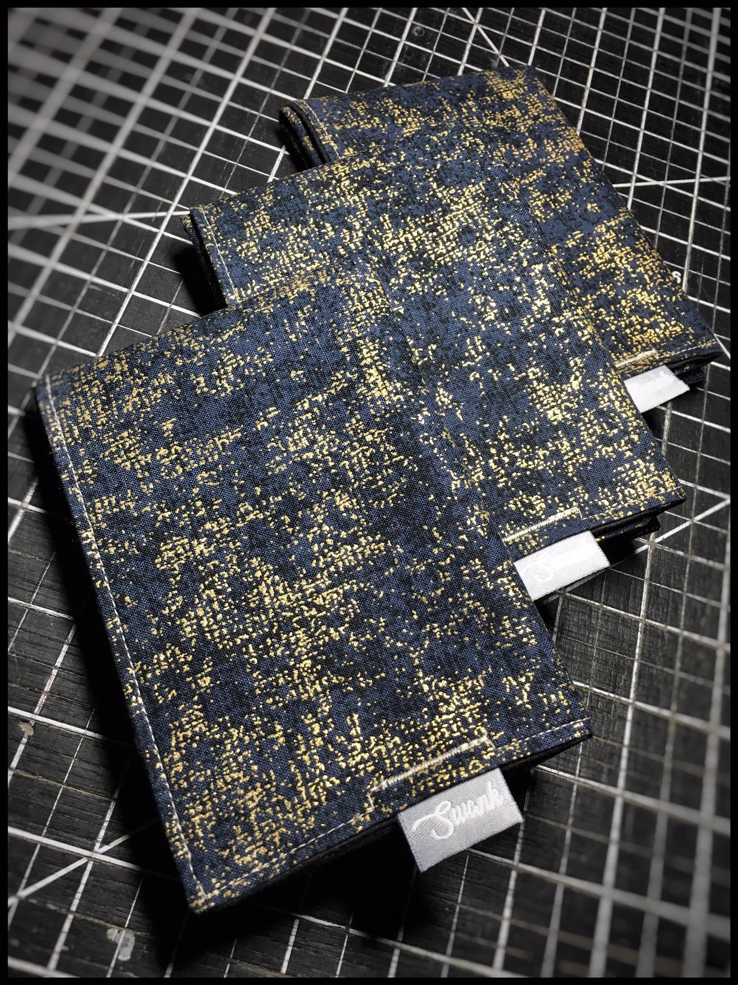 Gold Decay Shimmer