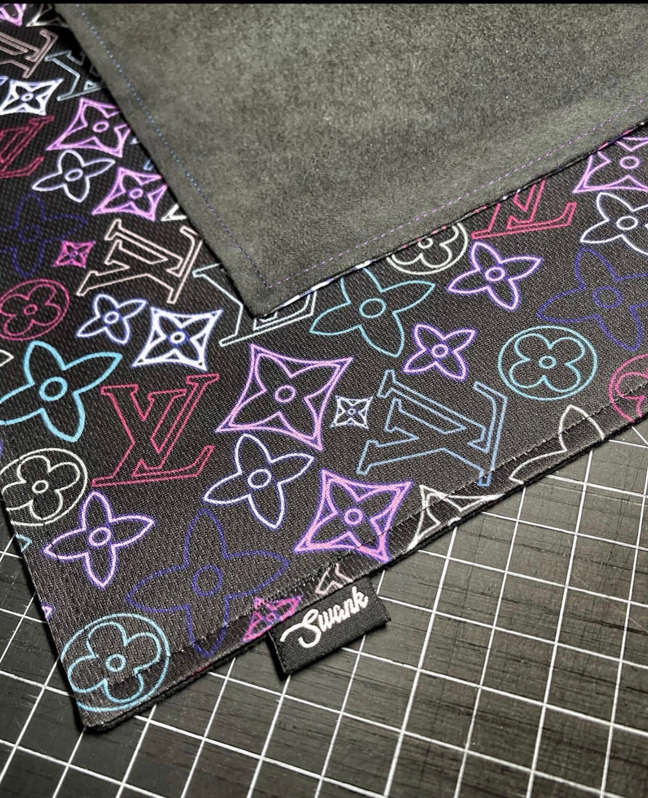 Neon Berry LV