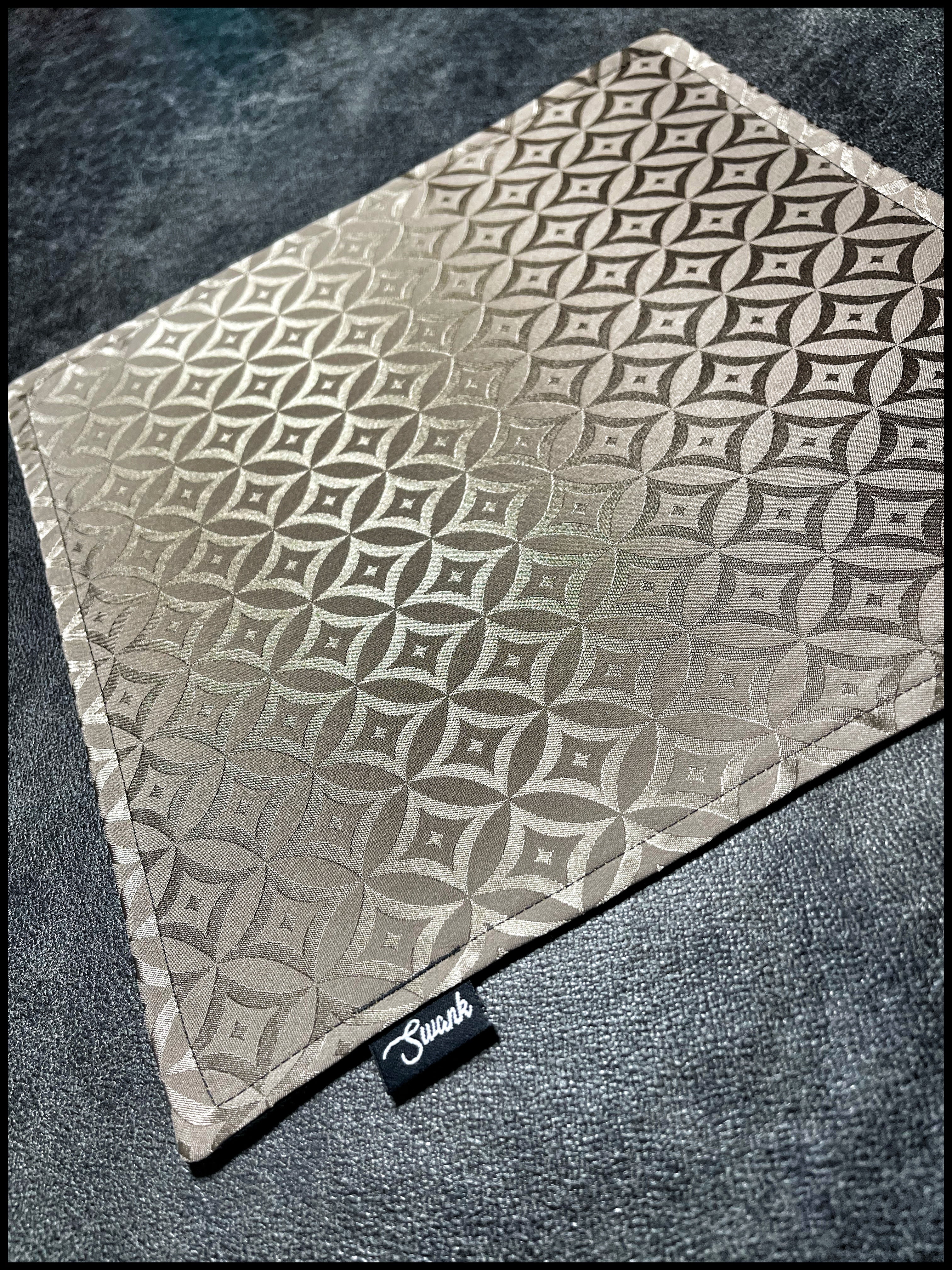 Satin Diamond Silk (Gold)