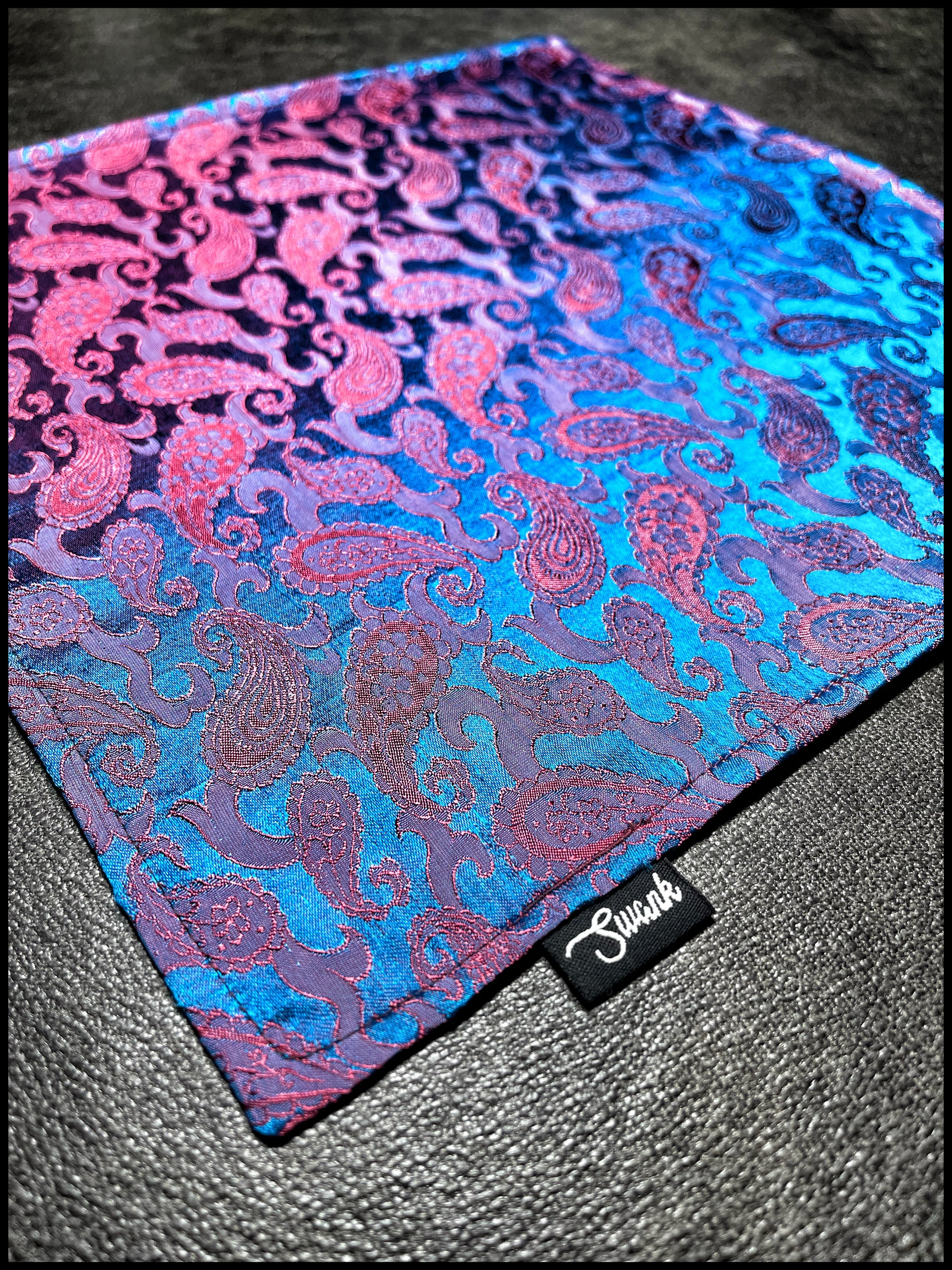 Silk color shift (red/blue)