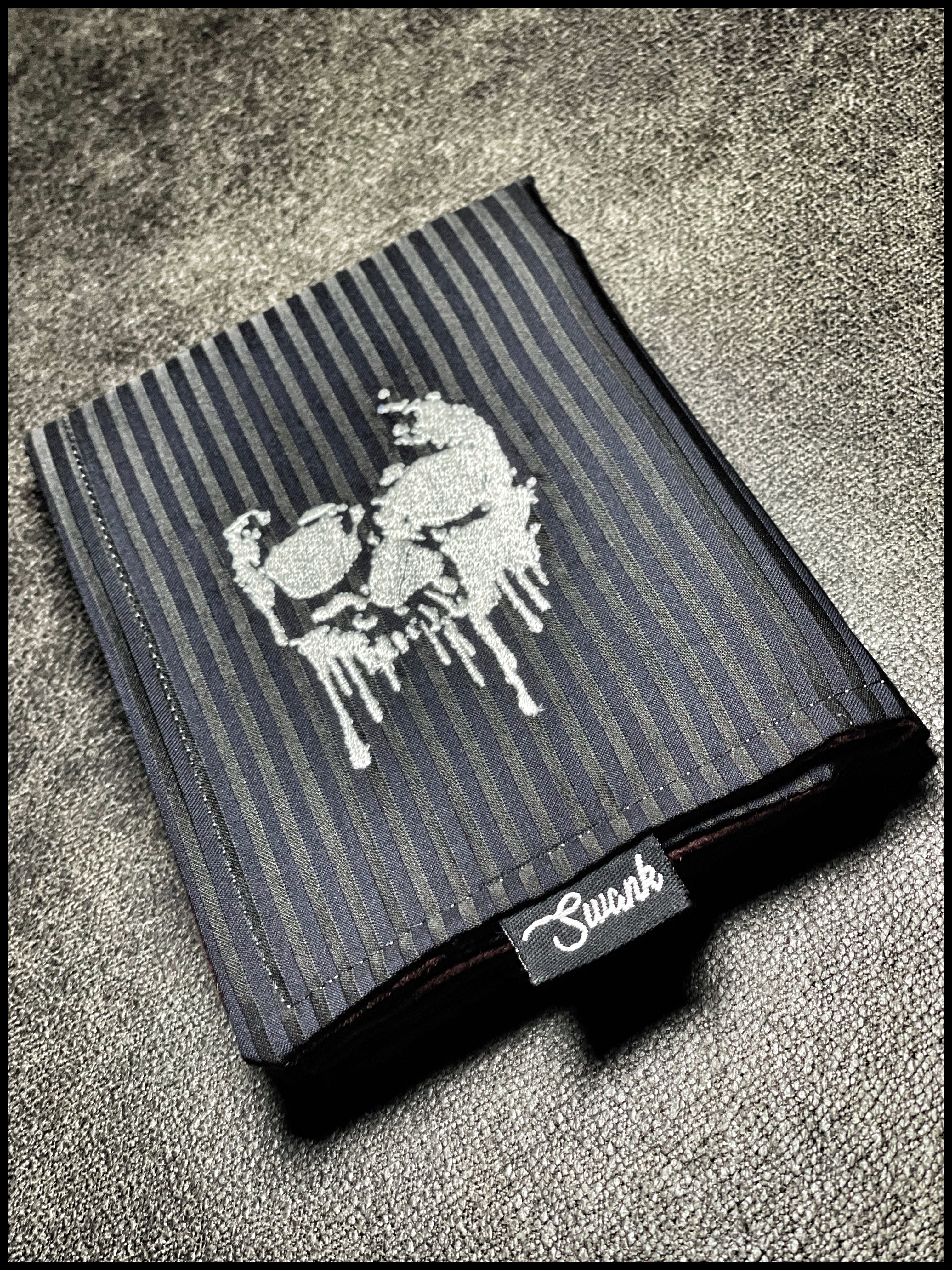 Dripping Skull (pinstripe w/ burgundy)