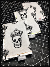 Skull King (gold stitch)