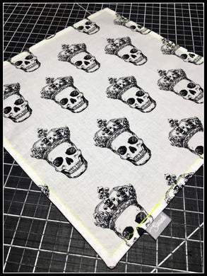 Skull King (neon stitch)