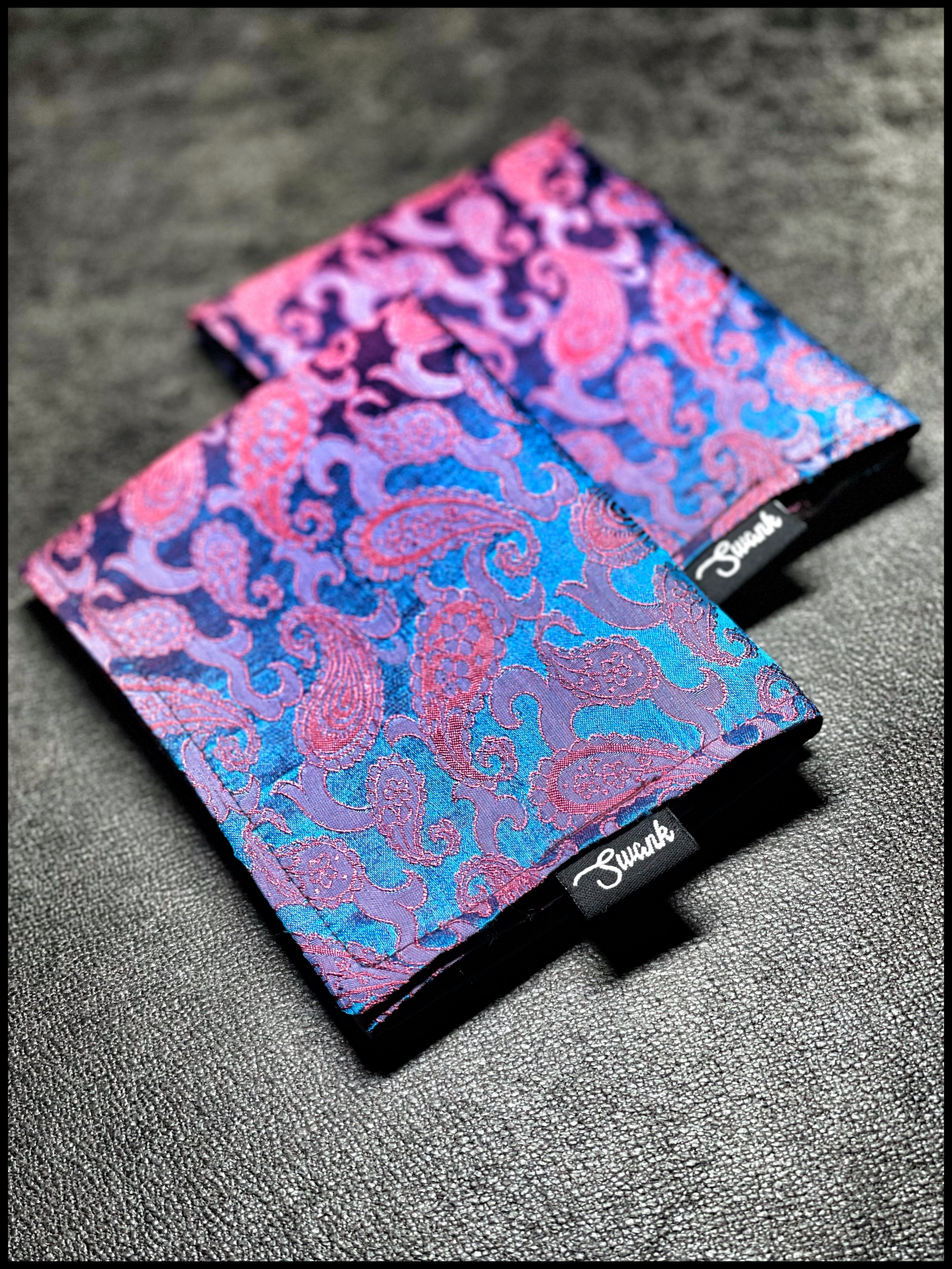 Silk color shift (red/blue)