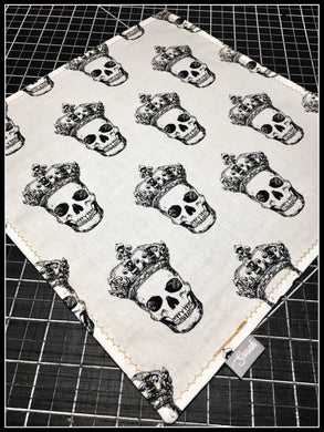 Skull King (gold stitch)